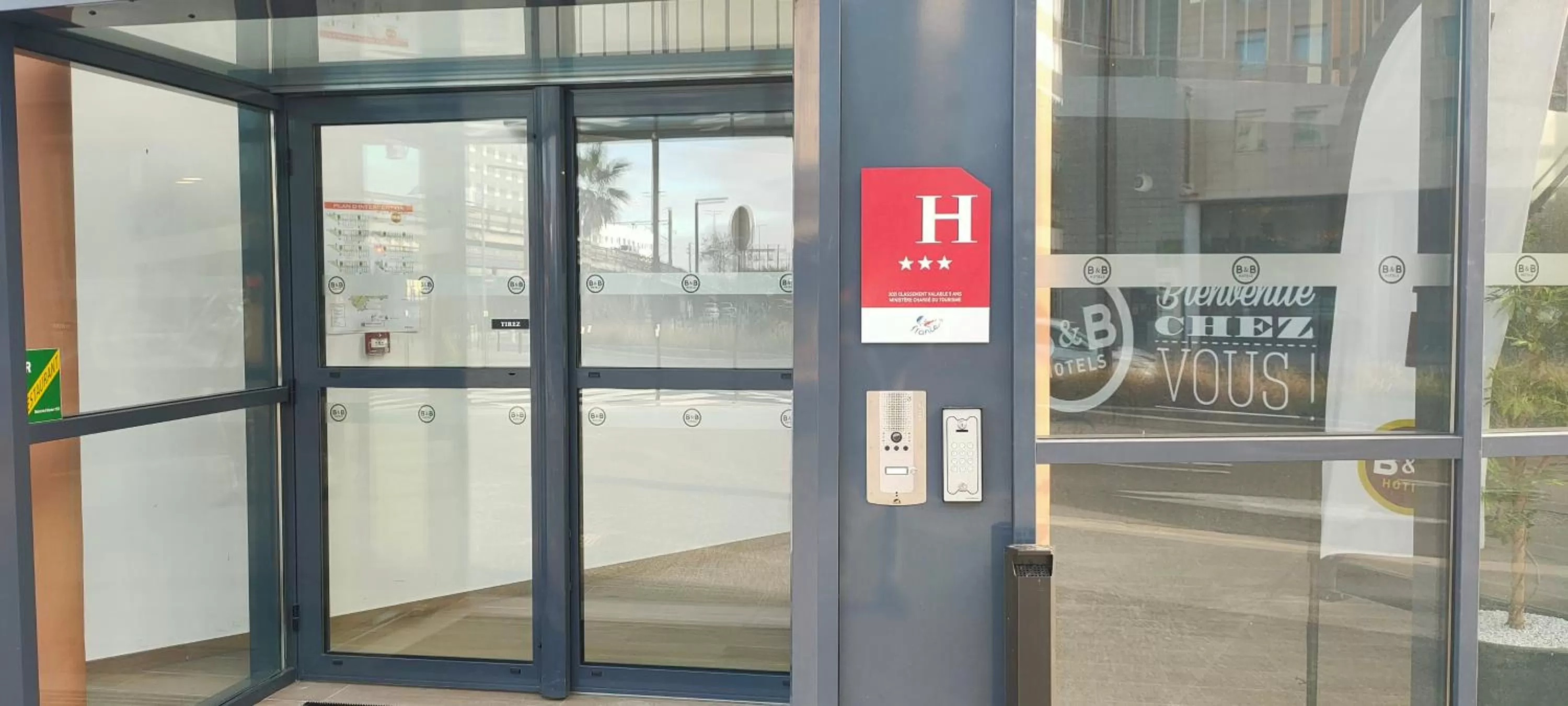 Facade/entrance in B&B HOTEL Nice Aéroport Arenas