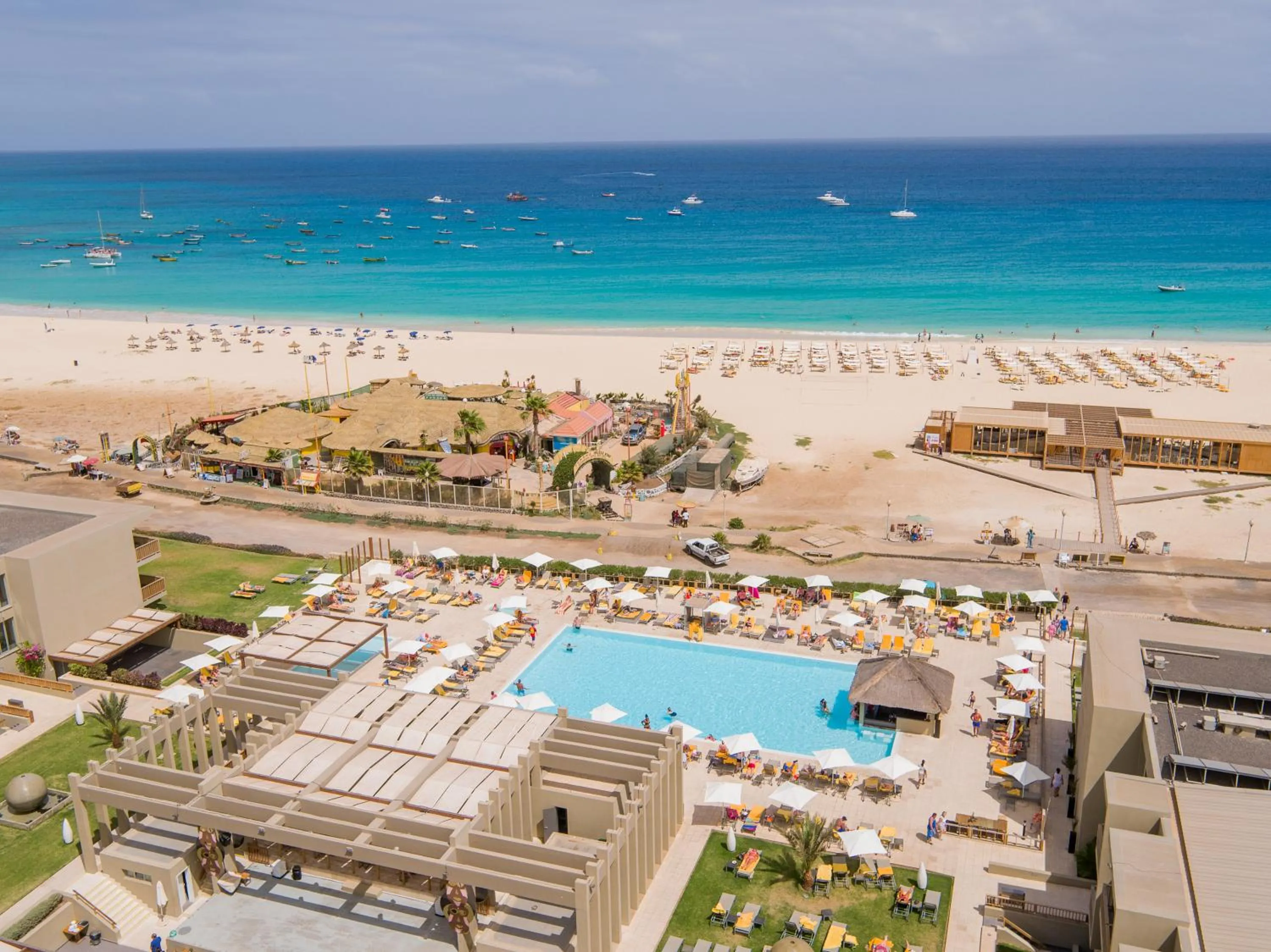 Property building in Oasis Salinas Sea