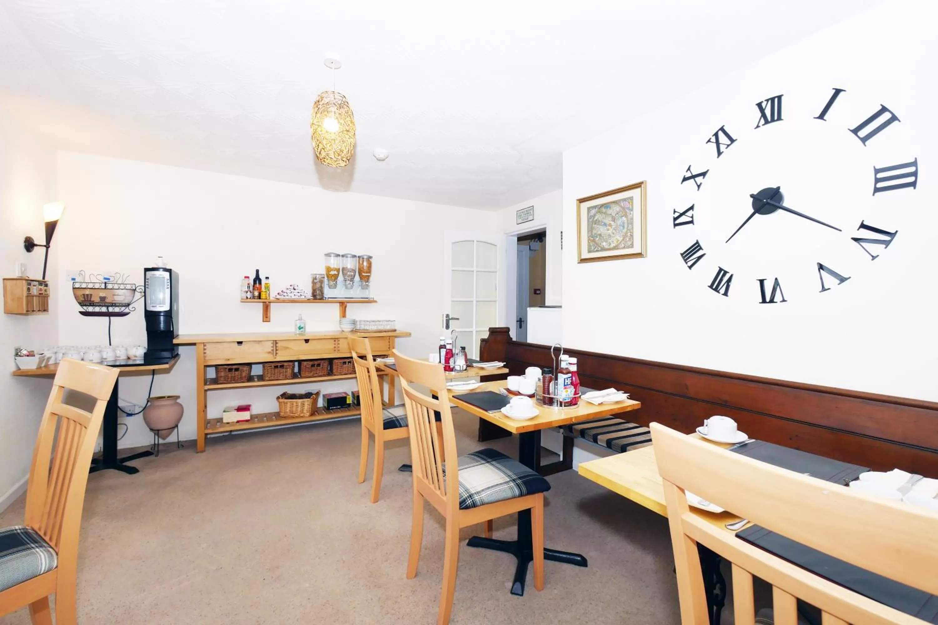 Restaurant/places to eat in Ardentorrie Guest House