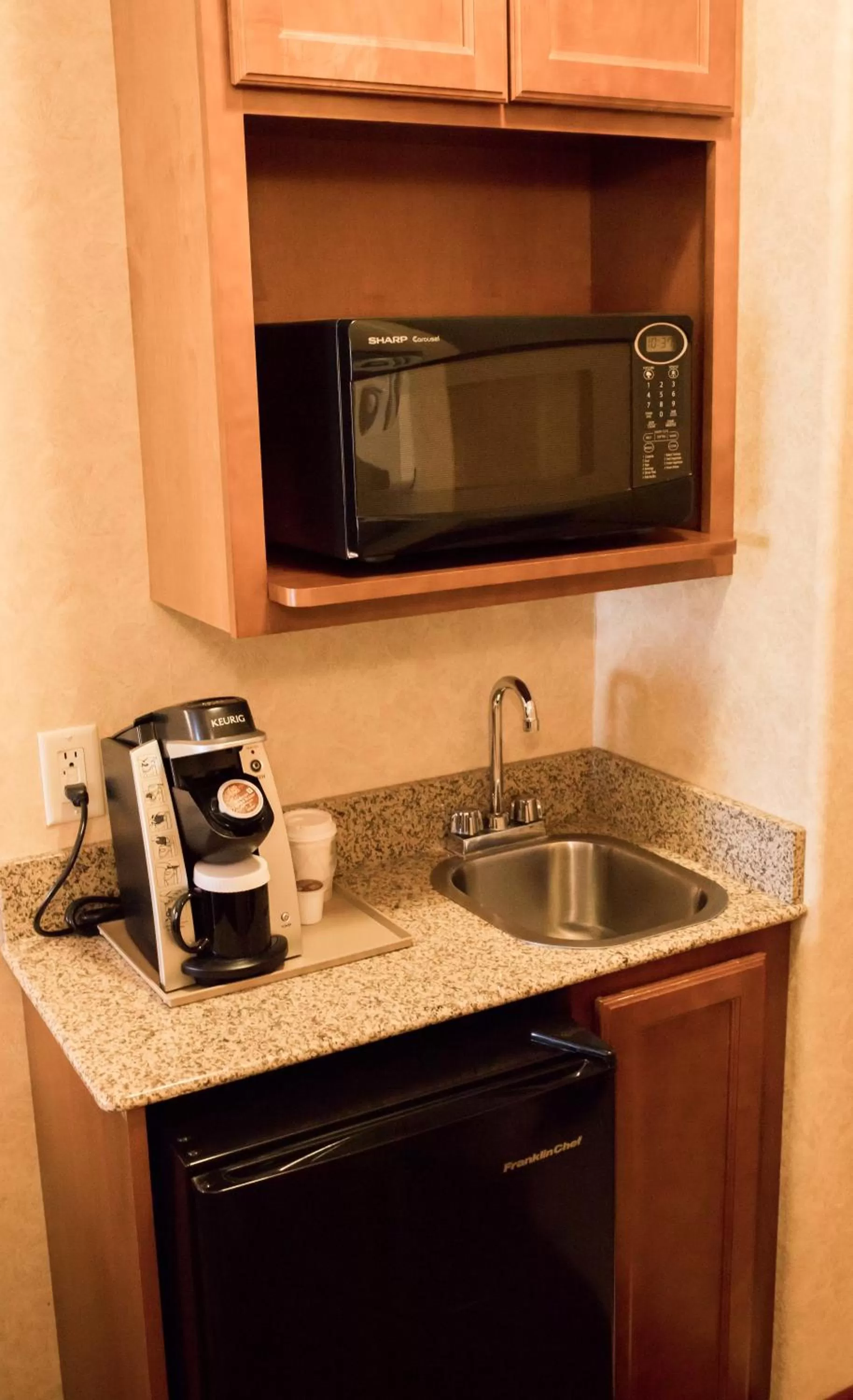 Kitchen or kitchenette in Wingate by Wyndham Moses Lake