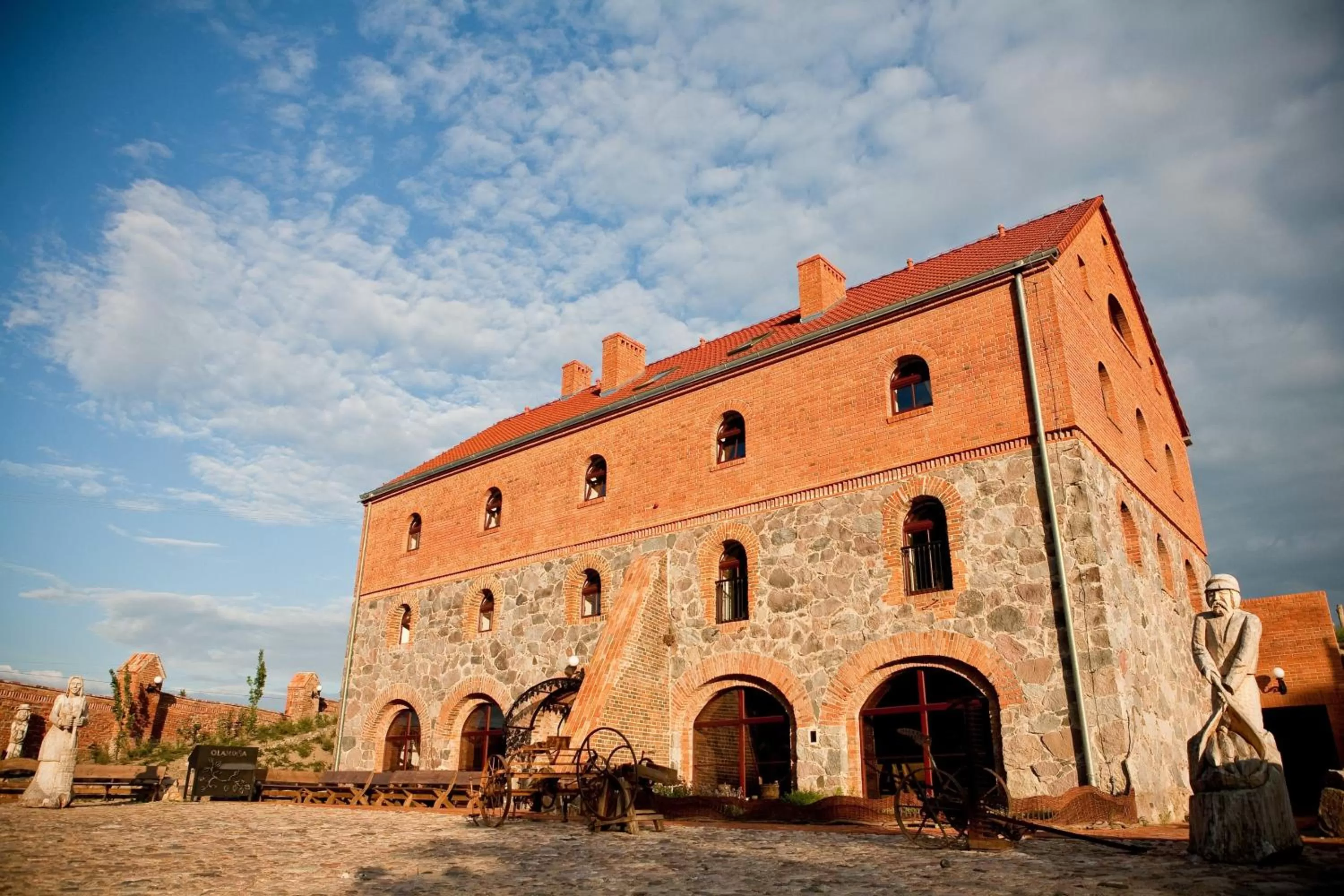 Property building in Olandia