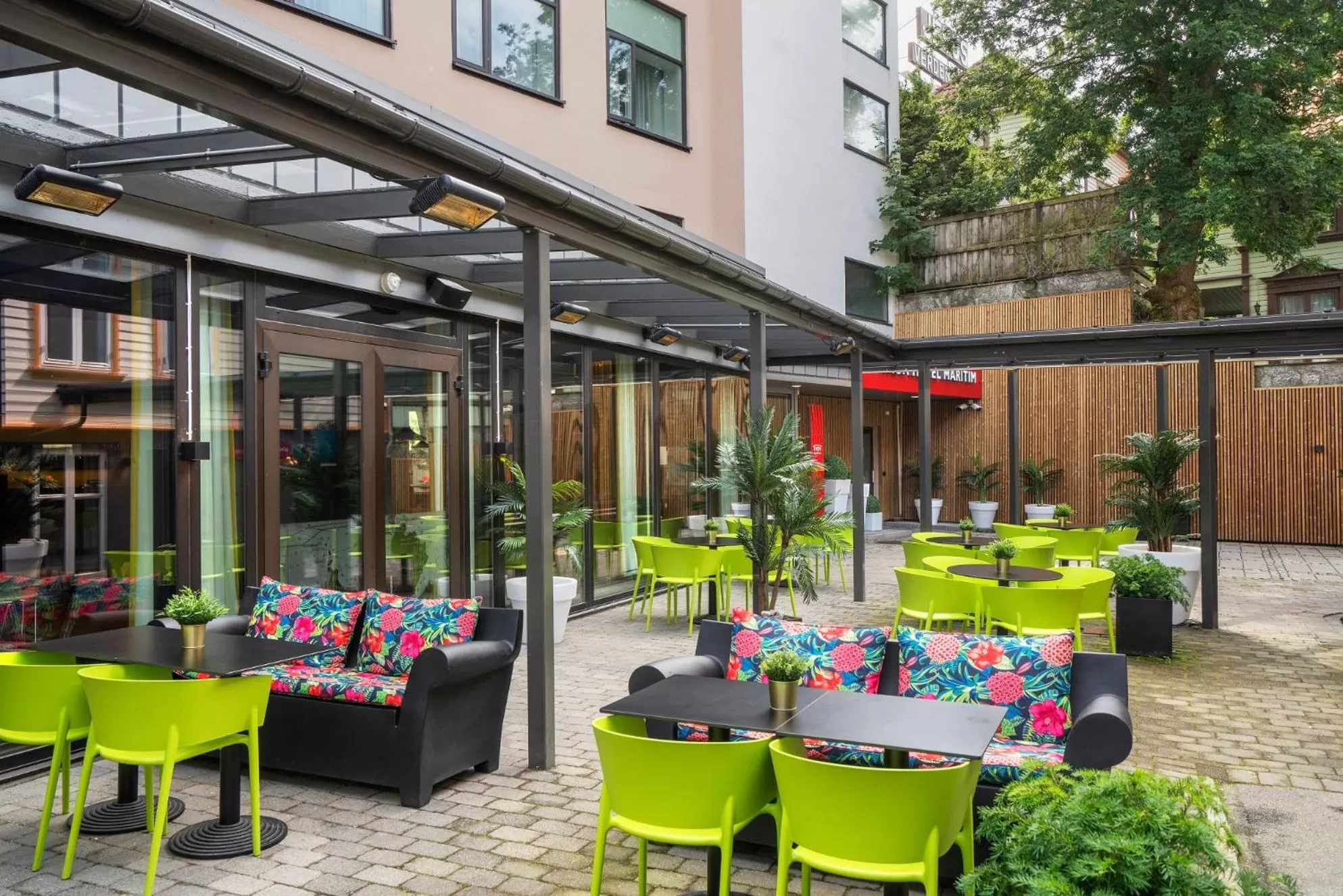 Patio in Thon Hotel Maritim