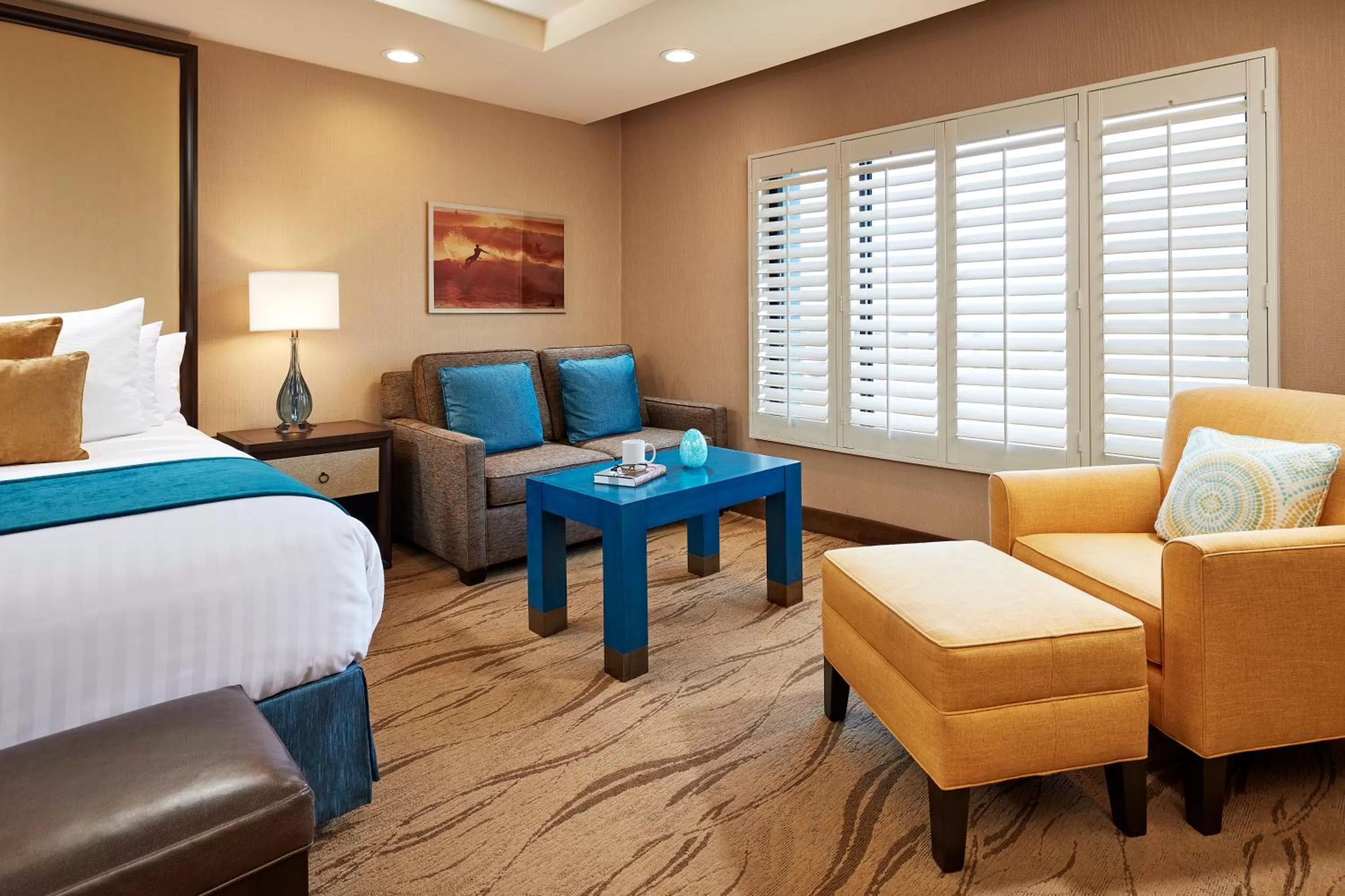 Living room, Bed in Empress Hotel La Jolla