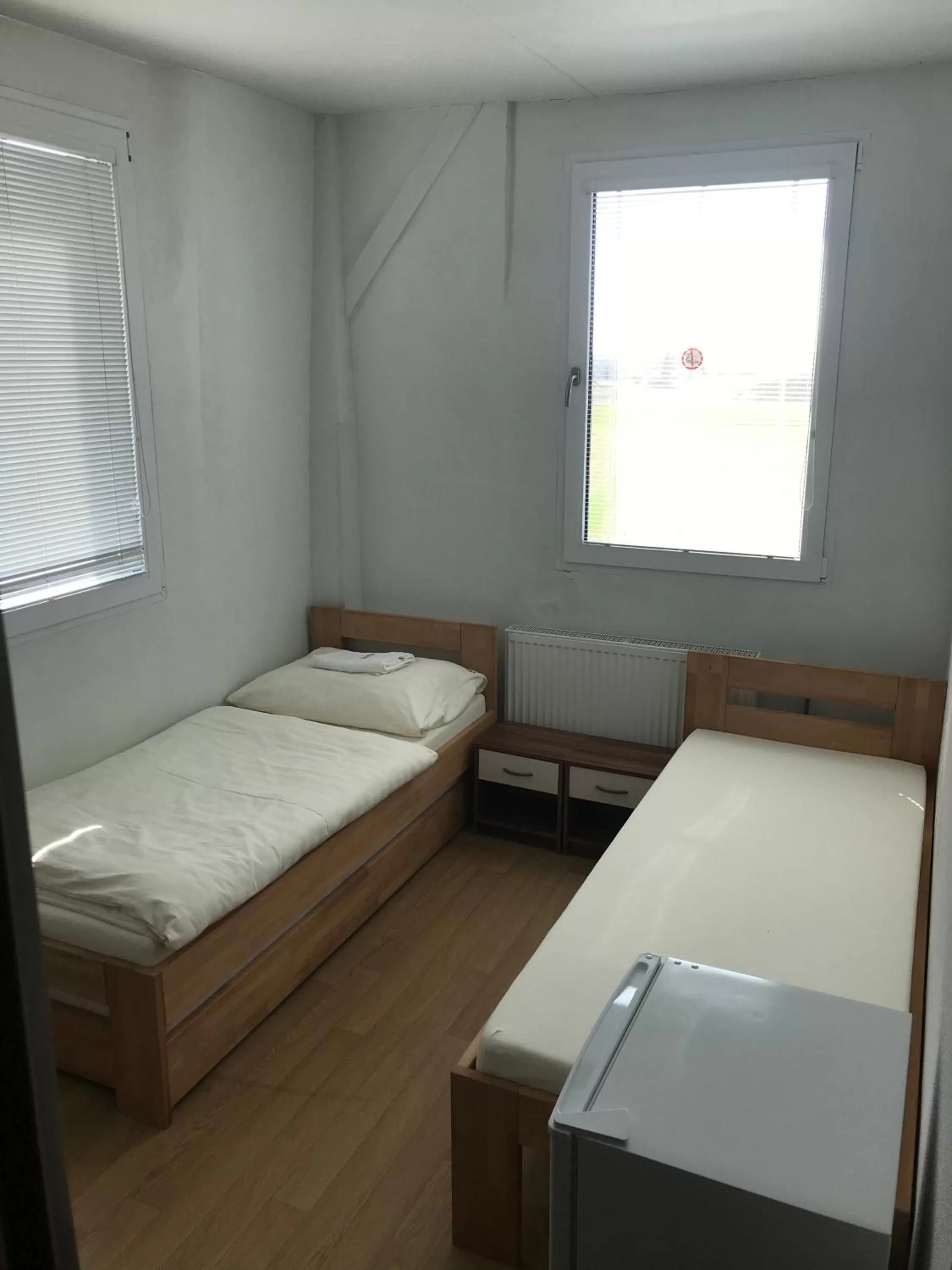 Room 9 : Twin Room in Country House Reem