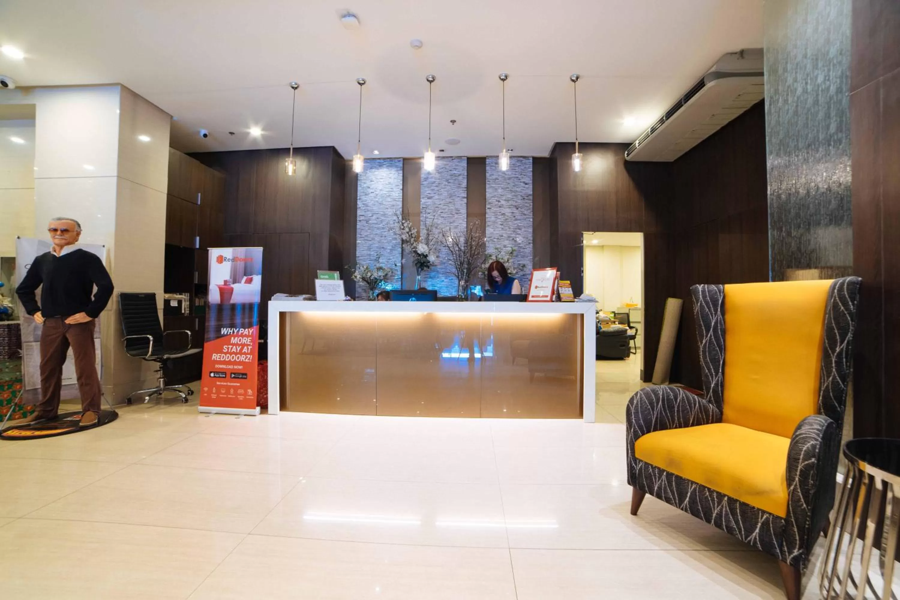 Lobby or reception in RedDoorz Premium @ West Avenue Quezon City
