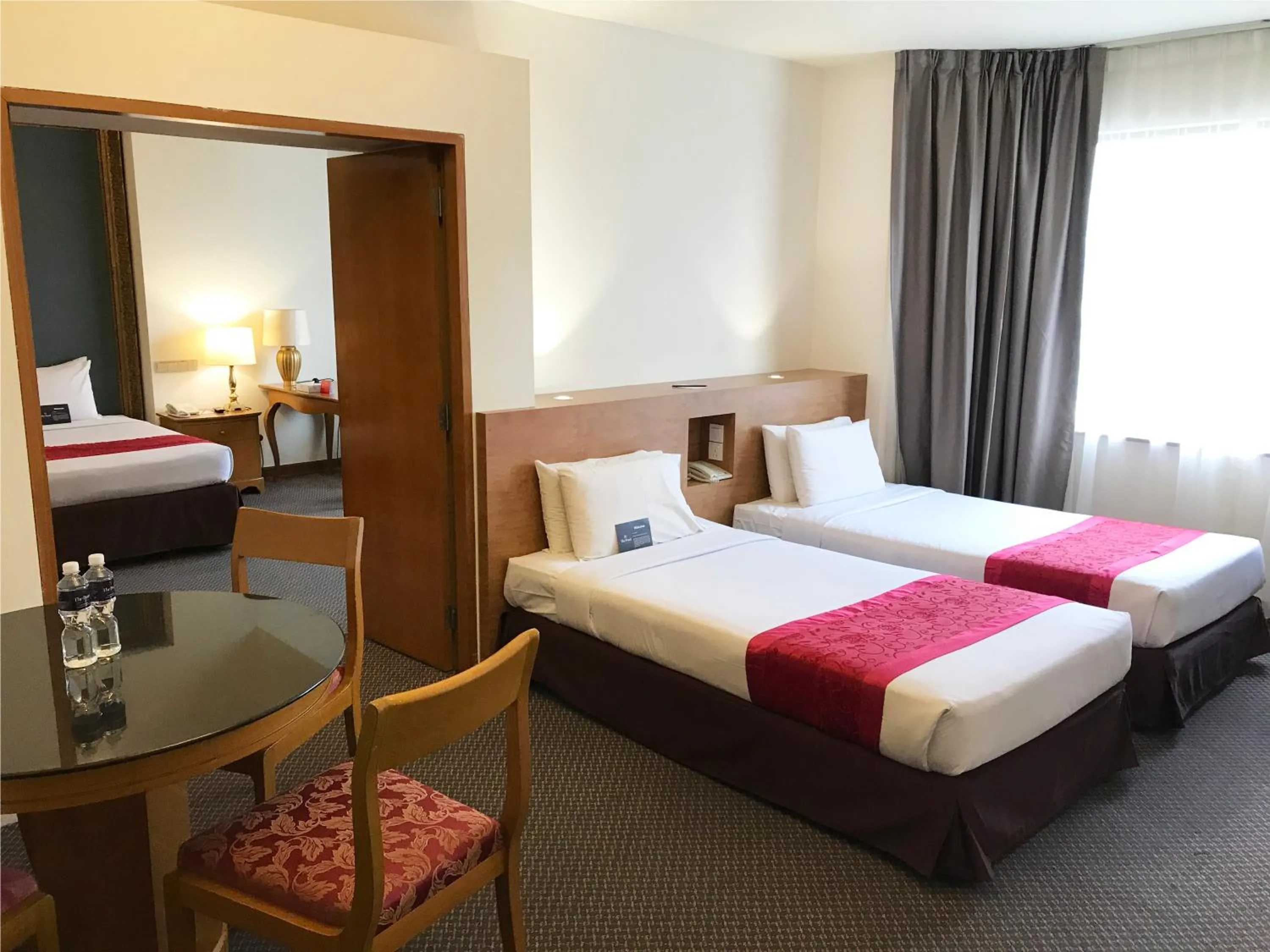 Bedroom, Bed in Pearl International Hotel