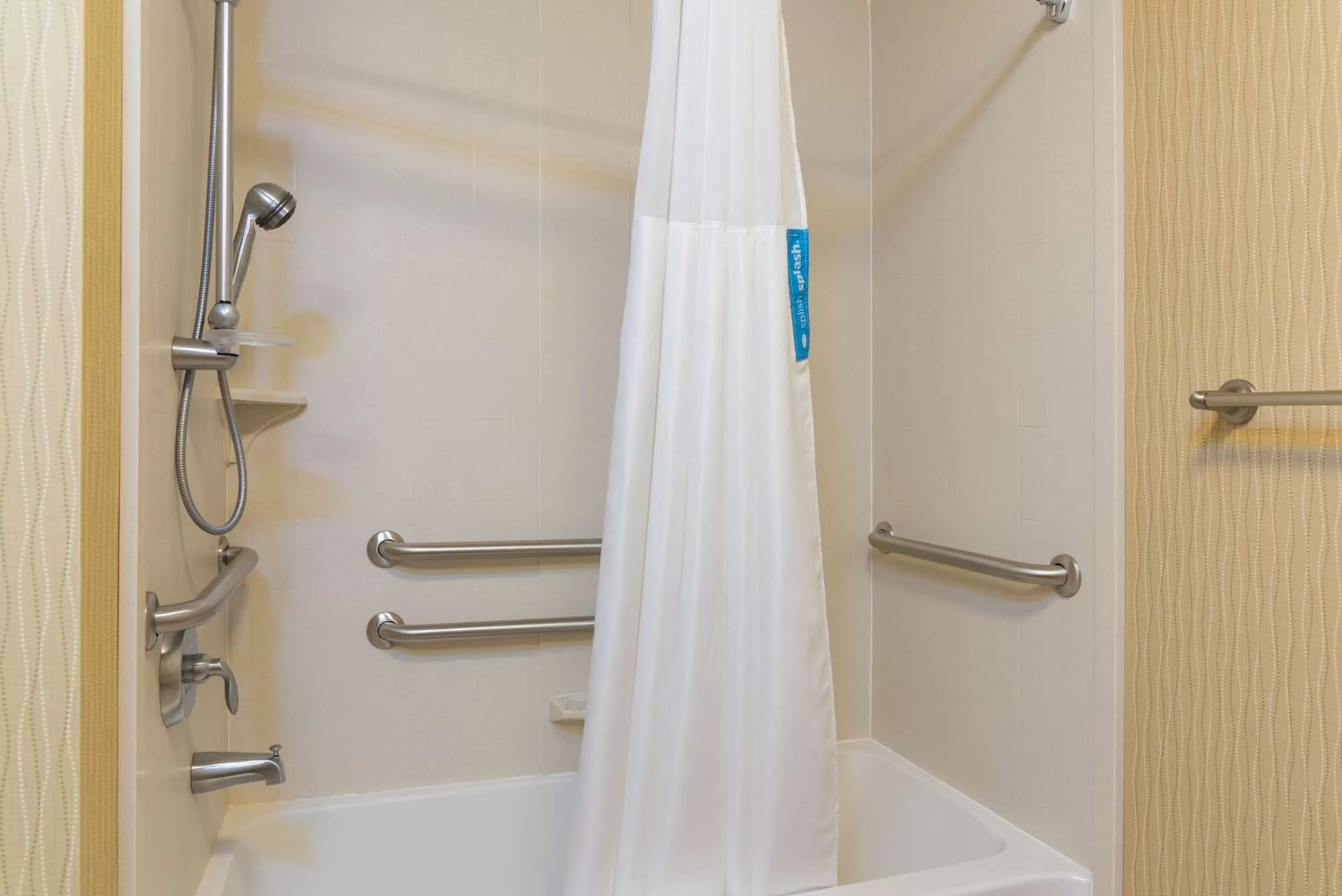 Bathroom in Hampton Inn East Lansing