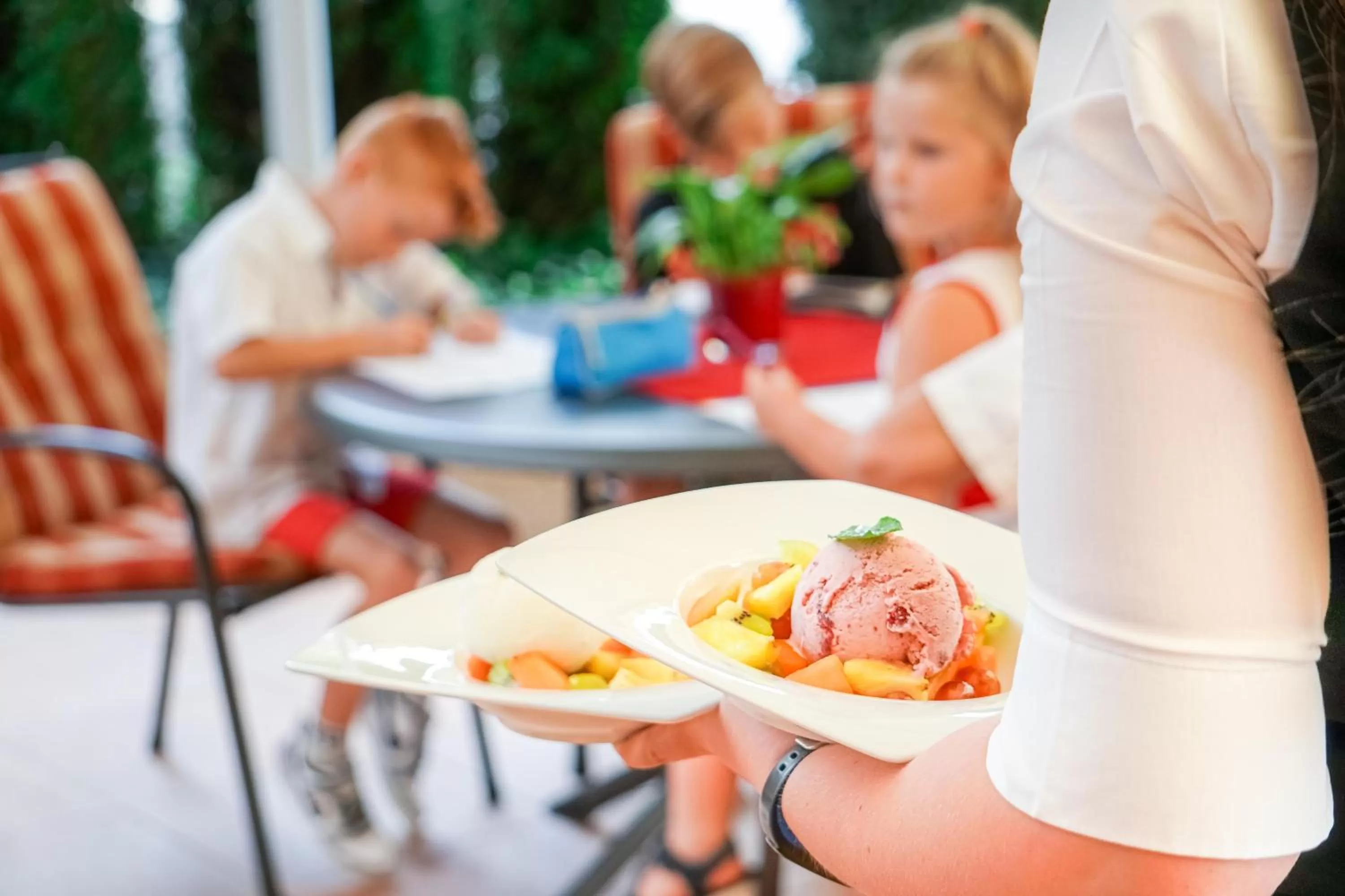 Restaurant/places to eat in Hirsch Hotel