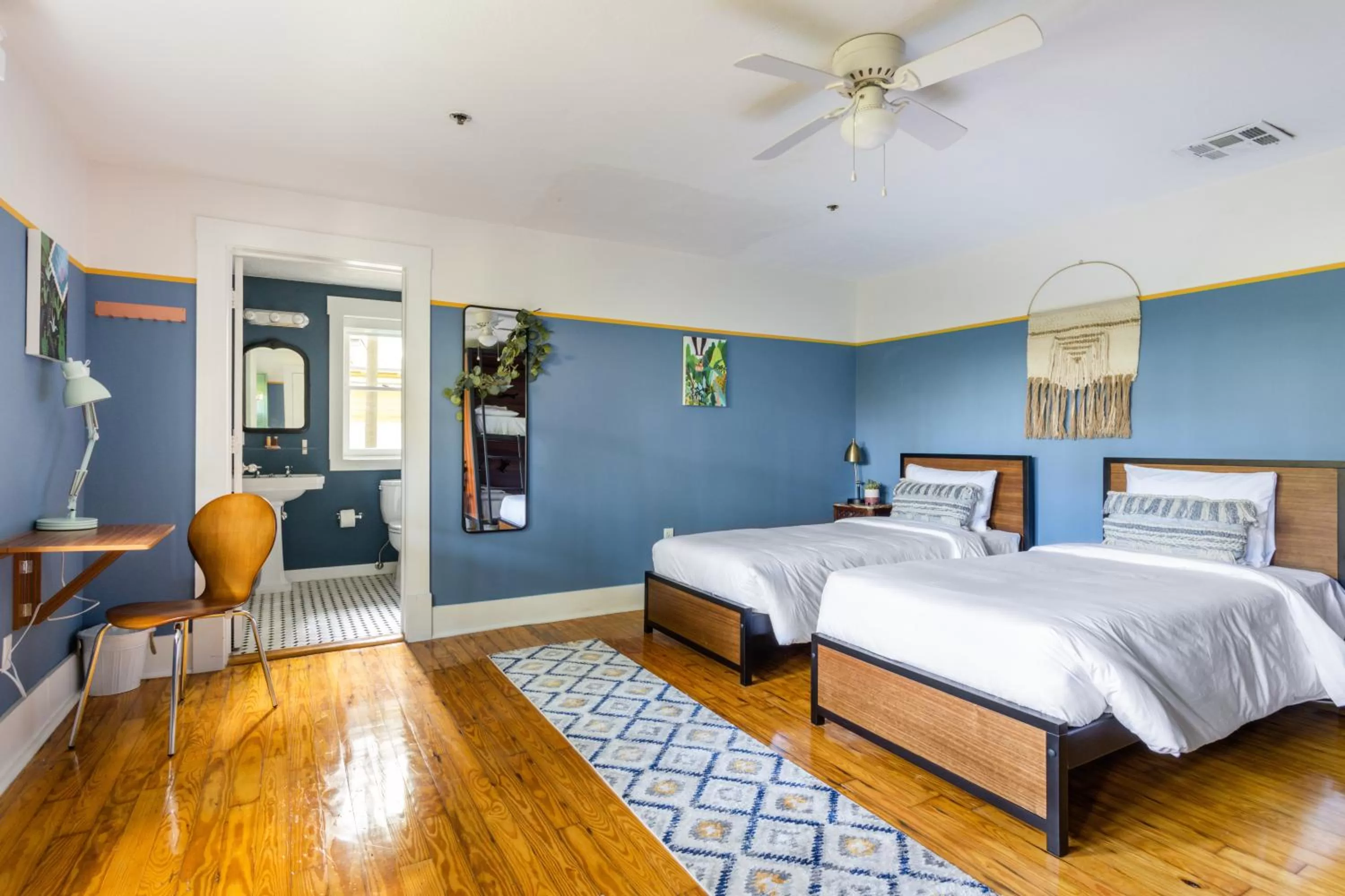 Bed in 4-Bed Dormitory Room in Miami River Inn by Renzzi