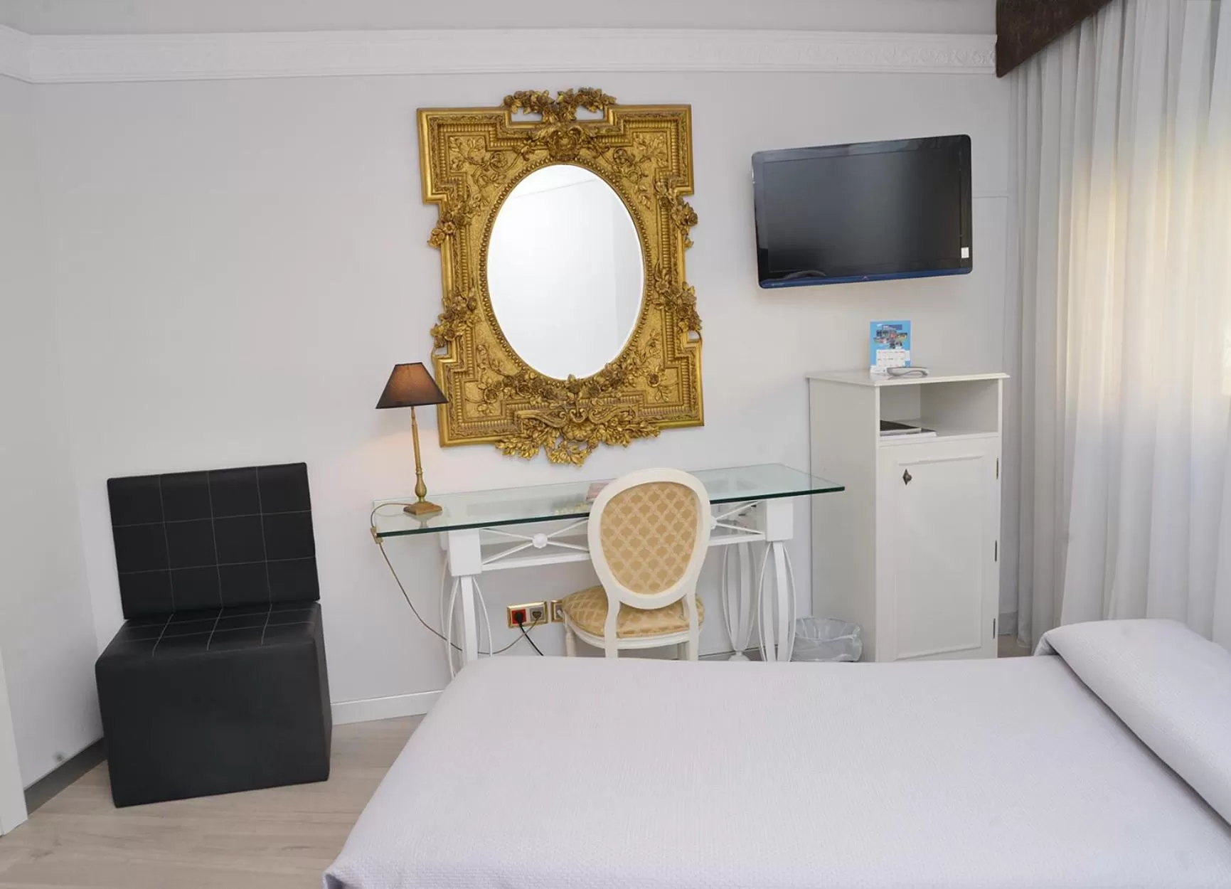 Bedroom, Bed in Artheus Carmelitas Salamanca