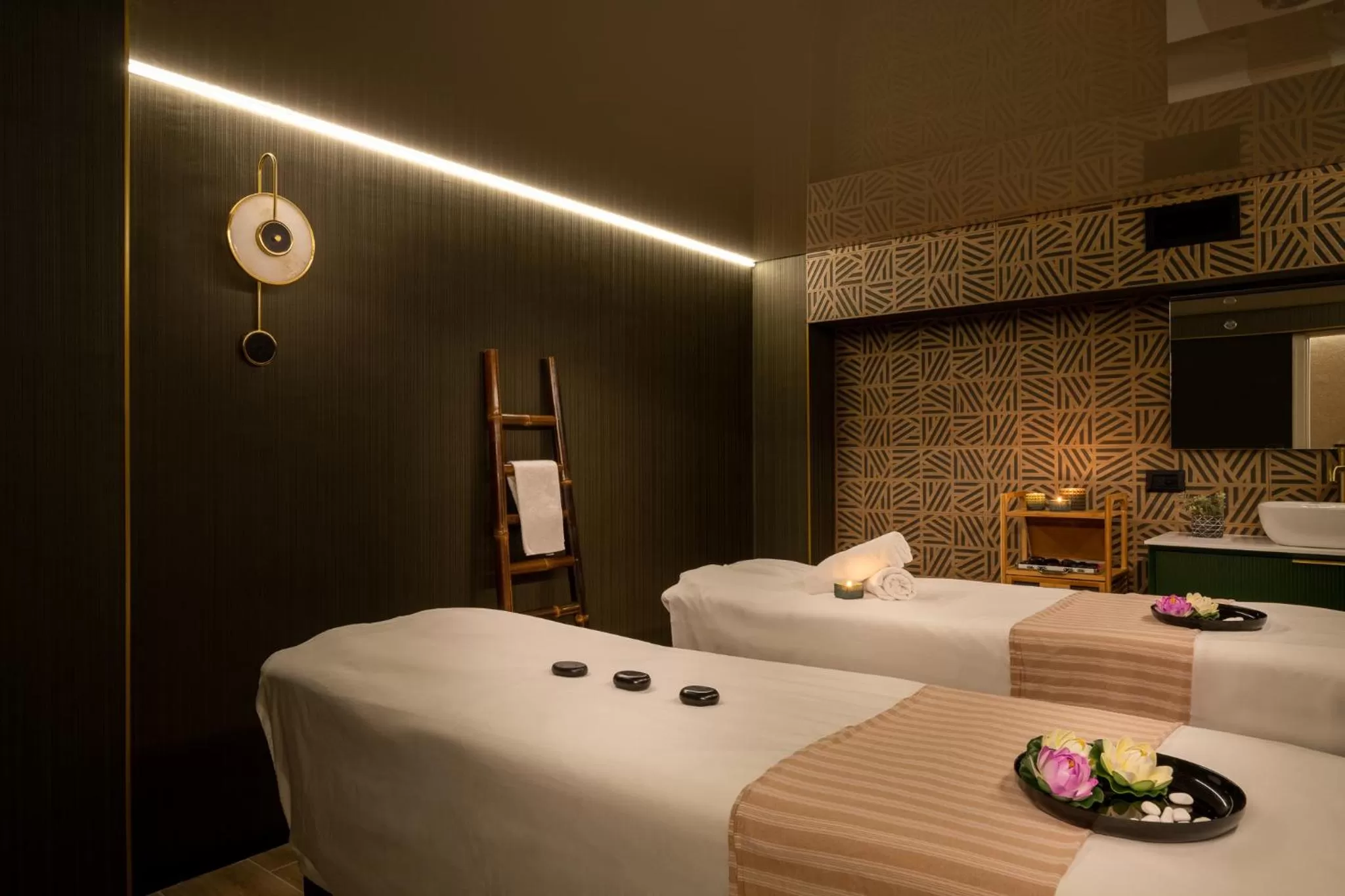 Massage, Bed in Crowne Plaza Tel Aviv Beach by IHG