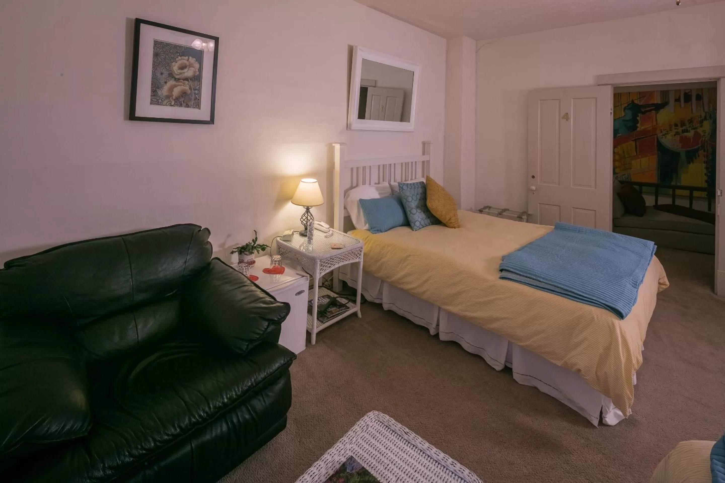 Bed in Taylor House Inn