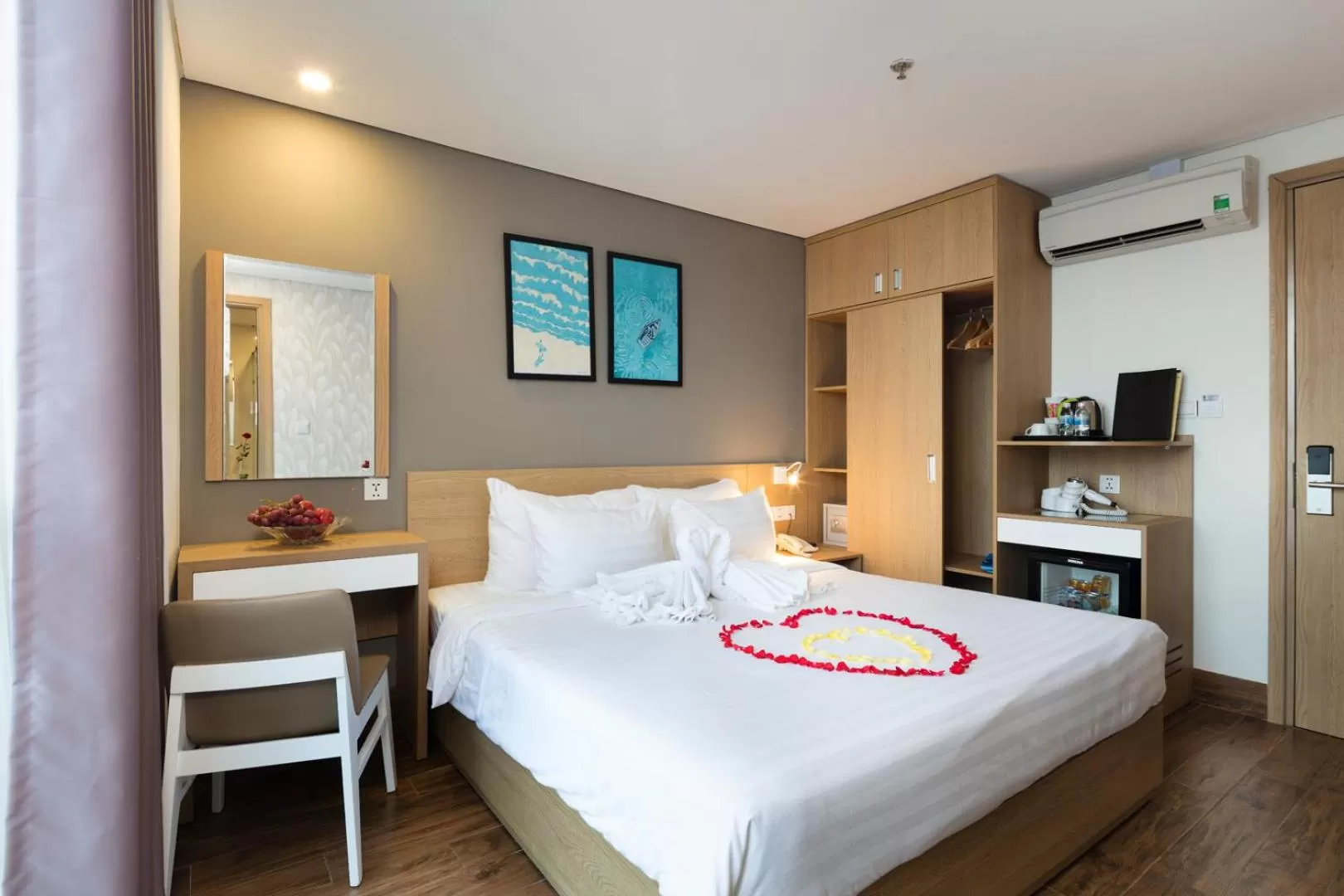 Bed in Smile Hotel Nha Trang