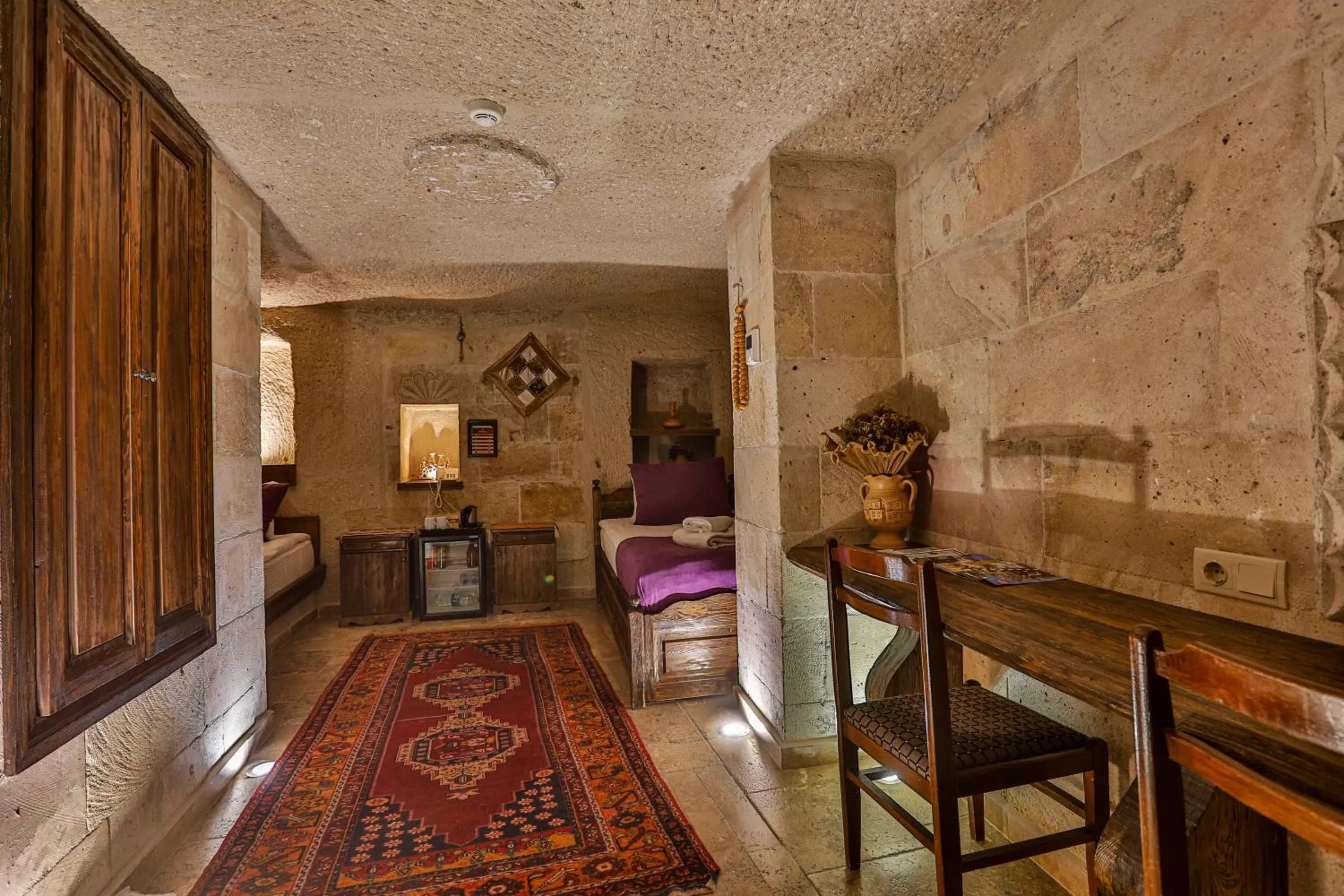 Photo of the whole room in Hidden Cave Hotel