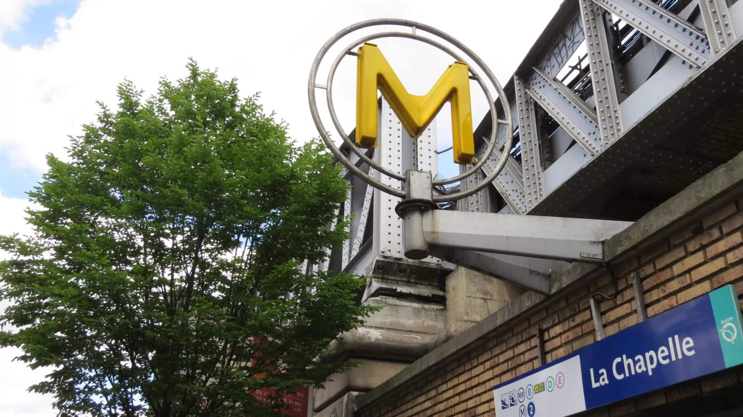 Decorative detail in Hôtel de Bellevue Paris Gare du Nord
