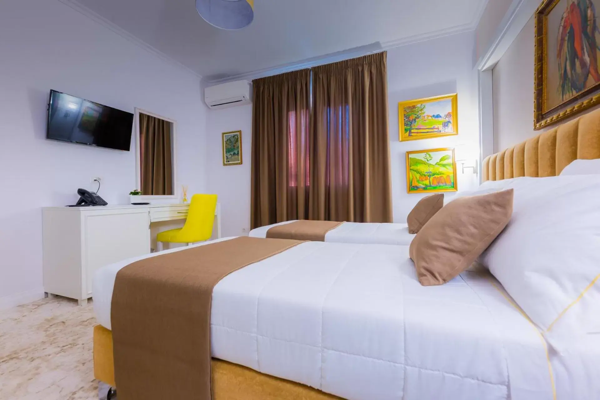 Standard Twin Room in ART Hotel Tirana Standard Twin Room in ART Hotel Tirana