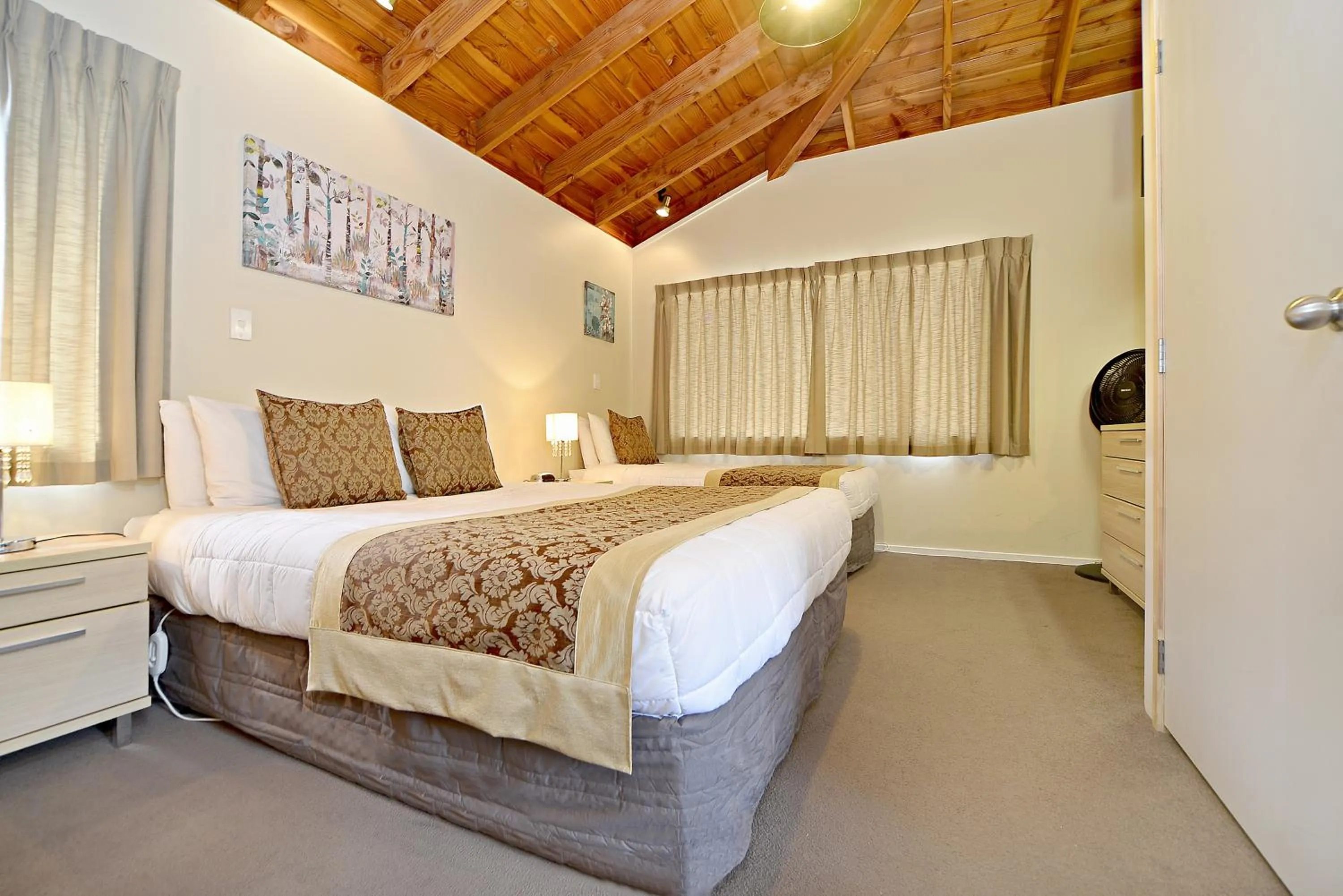 Bedroom, Bed in Takapuna Motor Lodge