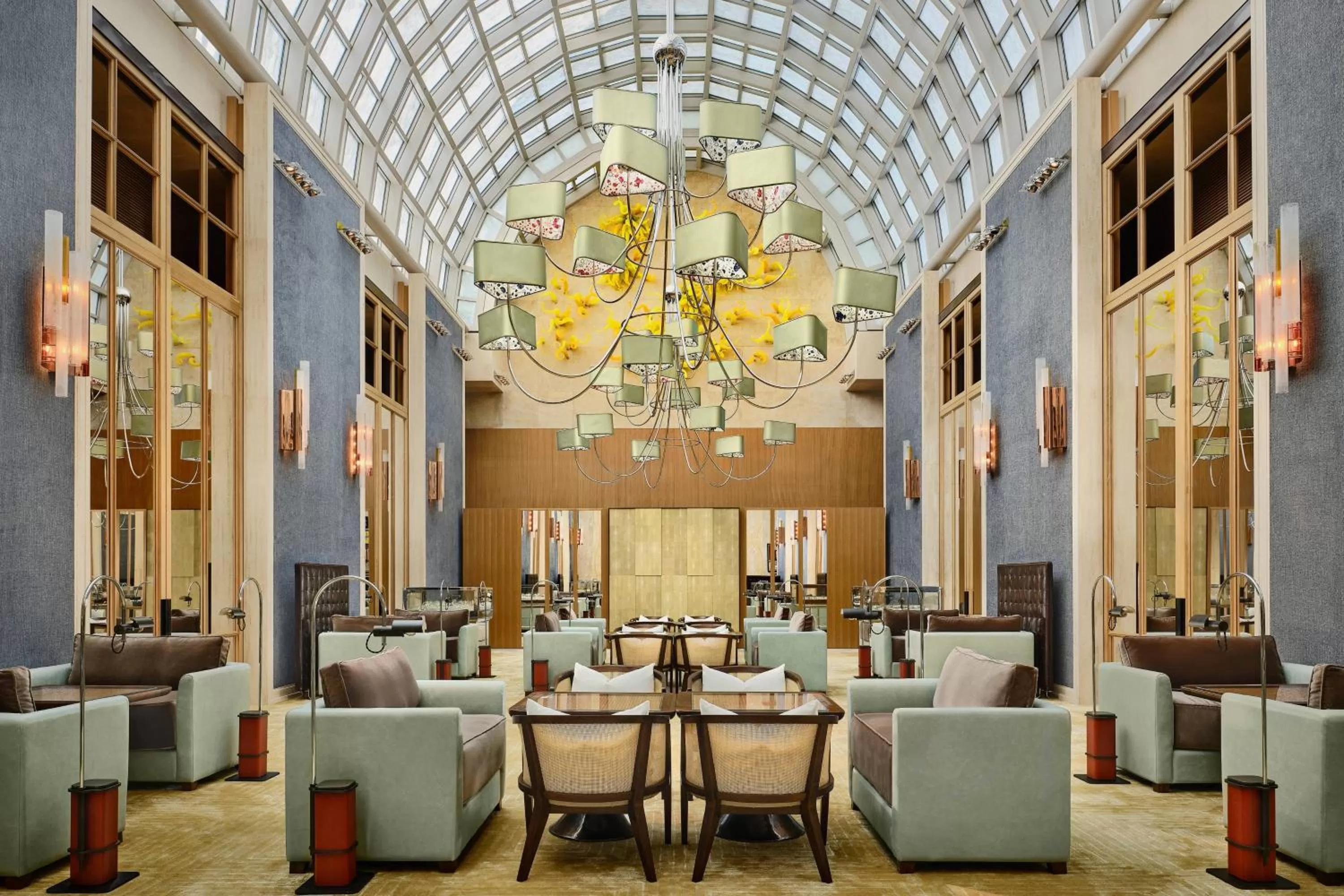 Lounge or bar in The Ritz-Carlton, Millenia Singapore