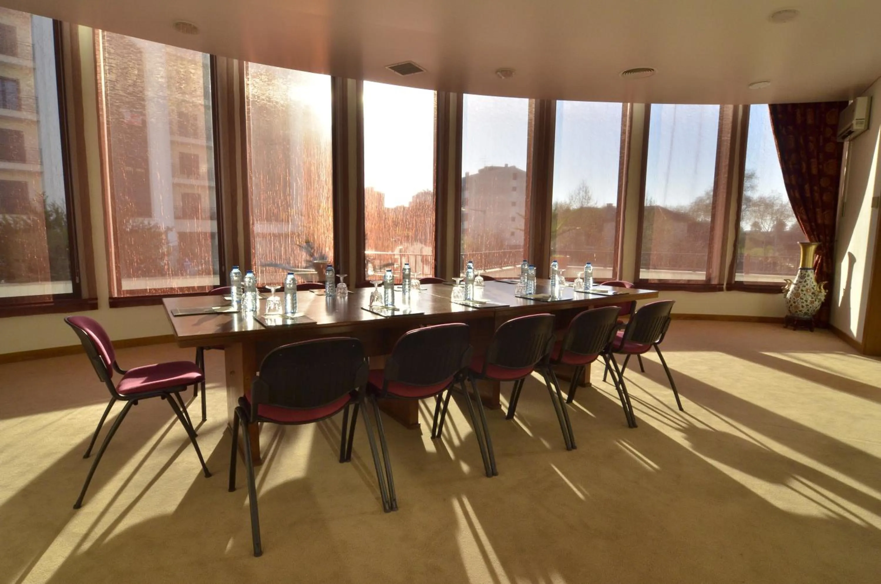 Business facilities in Hotel Cinquentenario & Conference Center