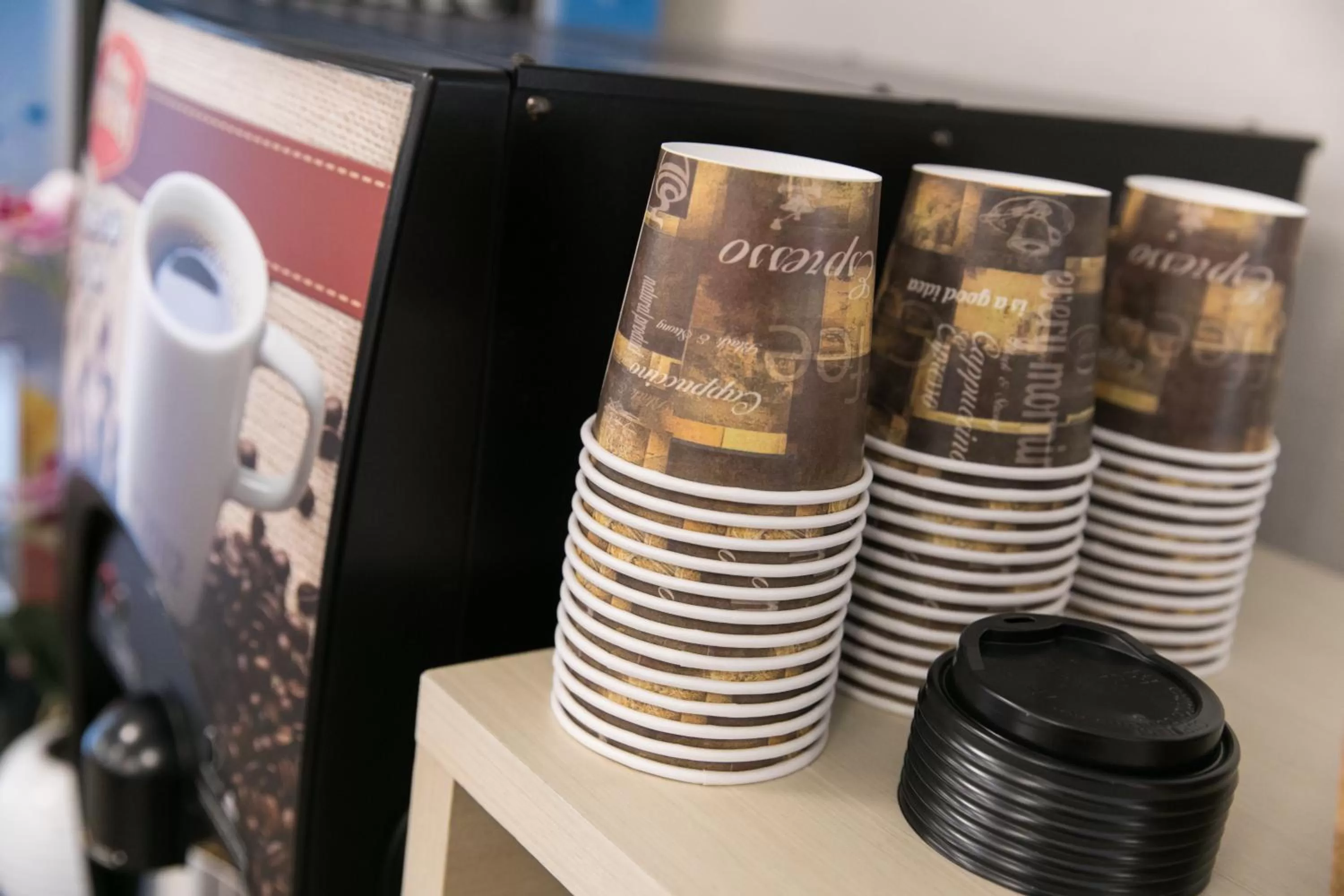 Coffee/tea facilities in Days Inn by Wyndham Montmagny