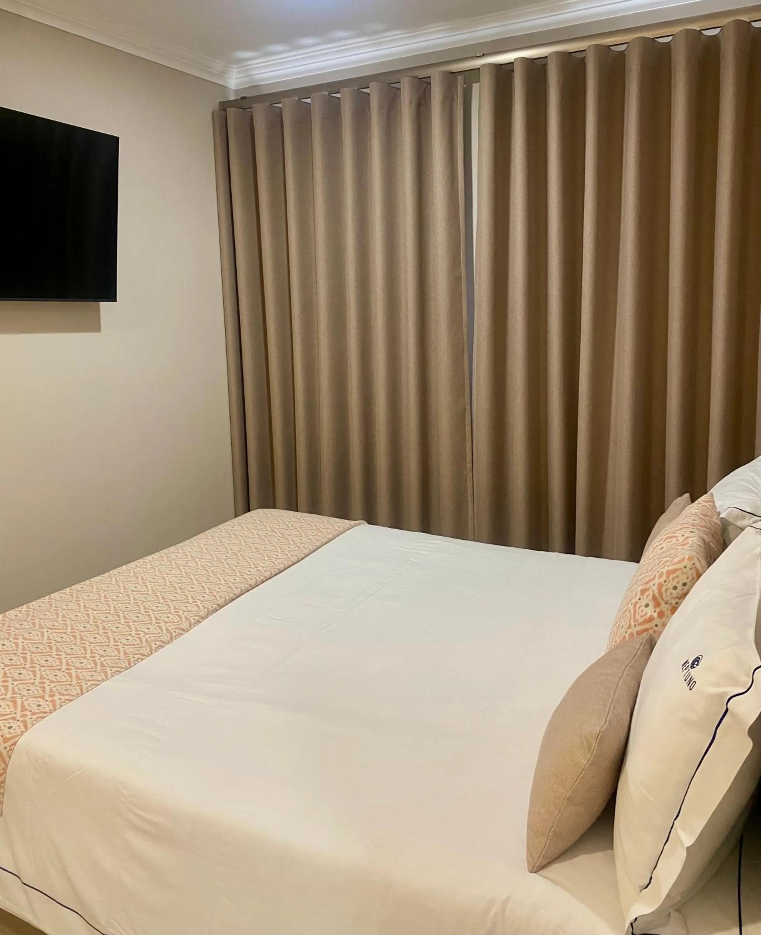 Bed in Hotel Neptuno