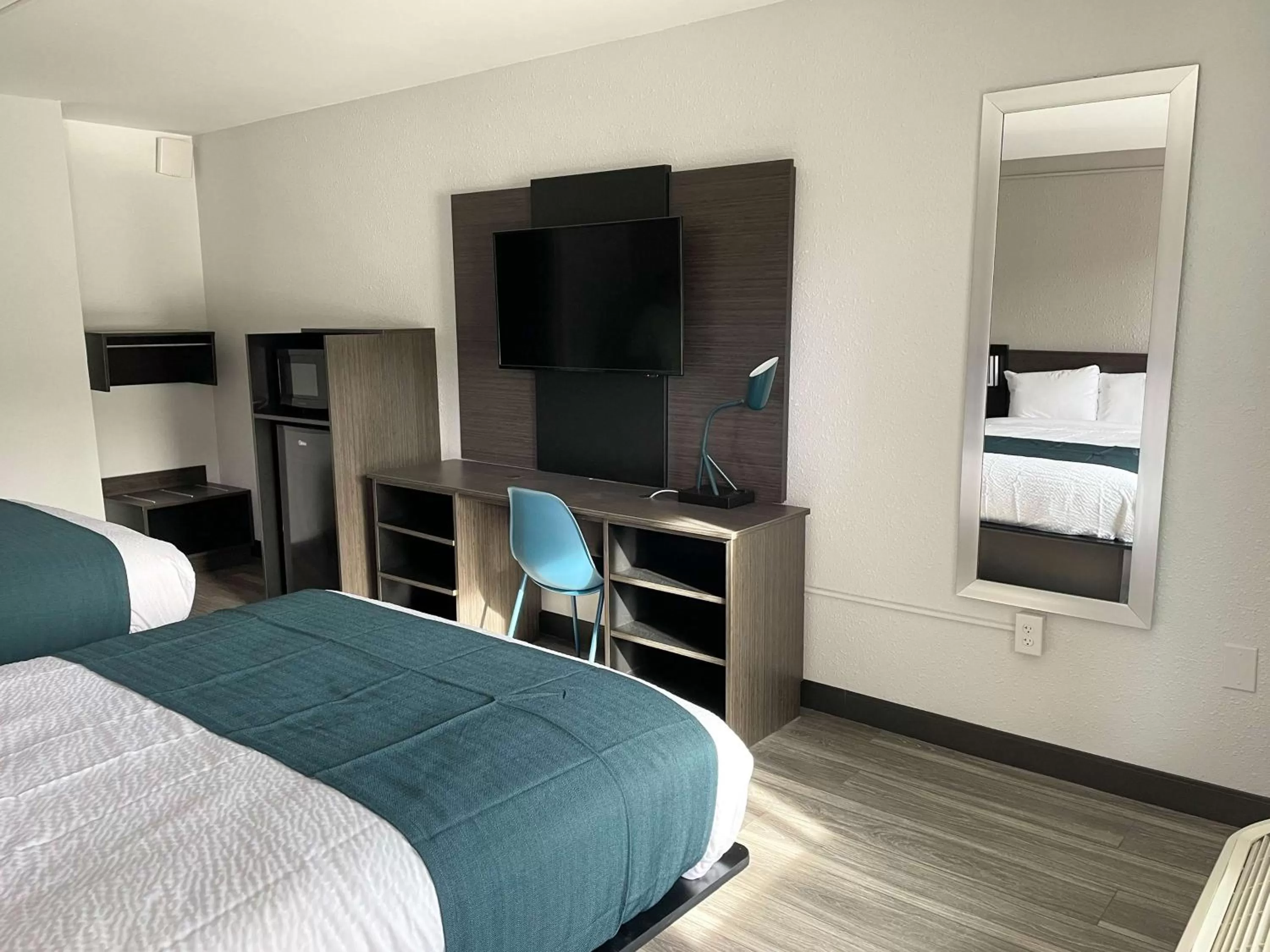 Bedroom, Bed in Motel 6 West Columbia SC Airport