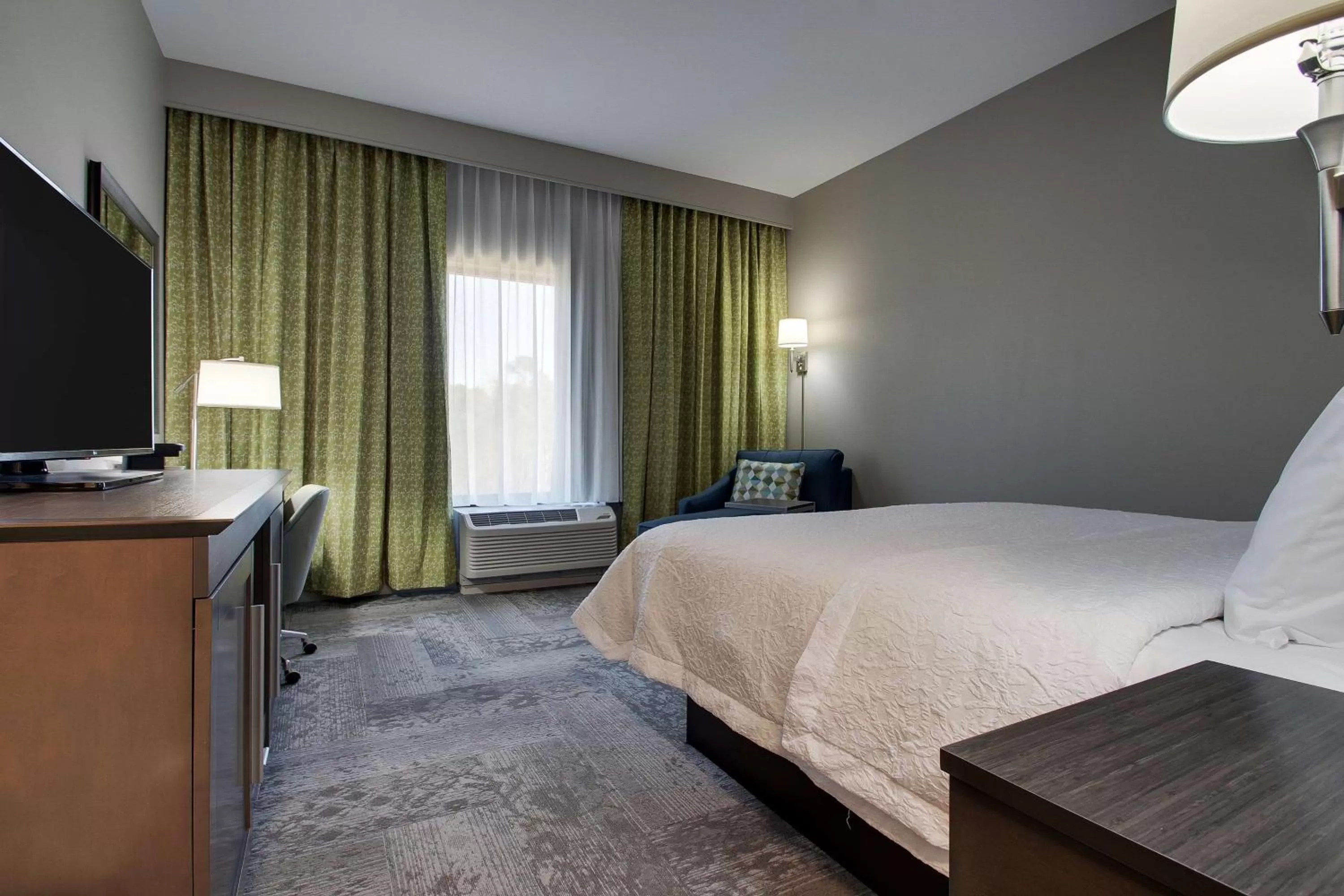 Bedroom, Bed in Hampton Inn & Suites By Hilton Knightdale Raleigh
