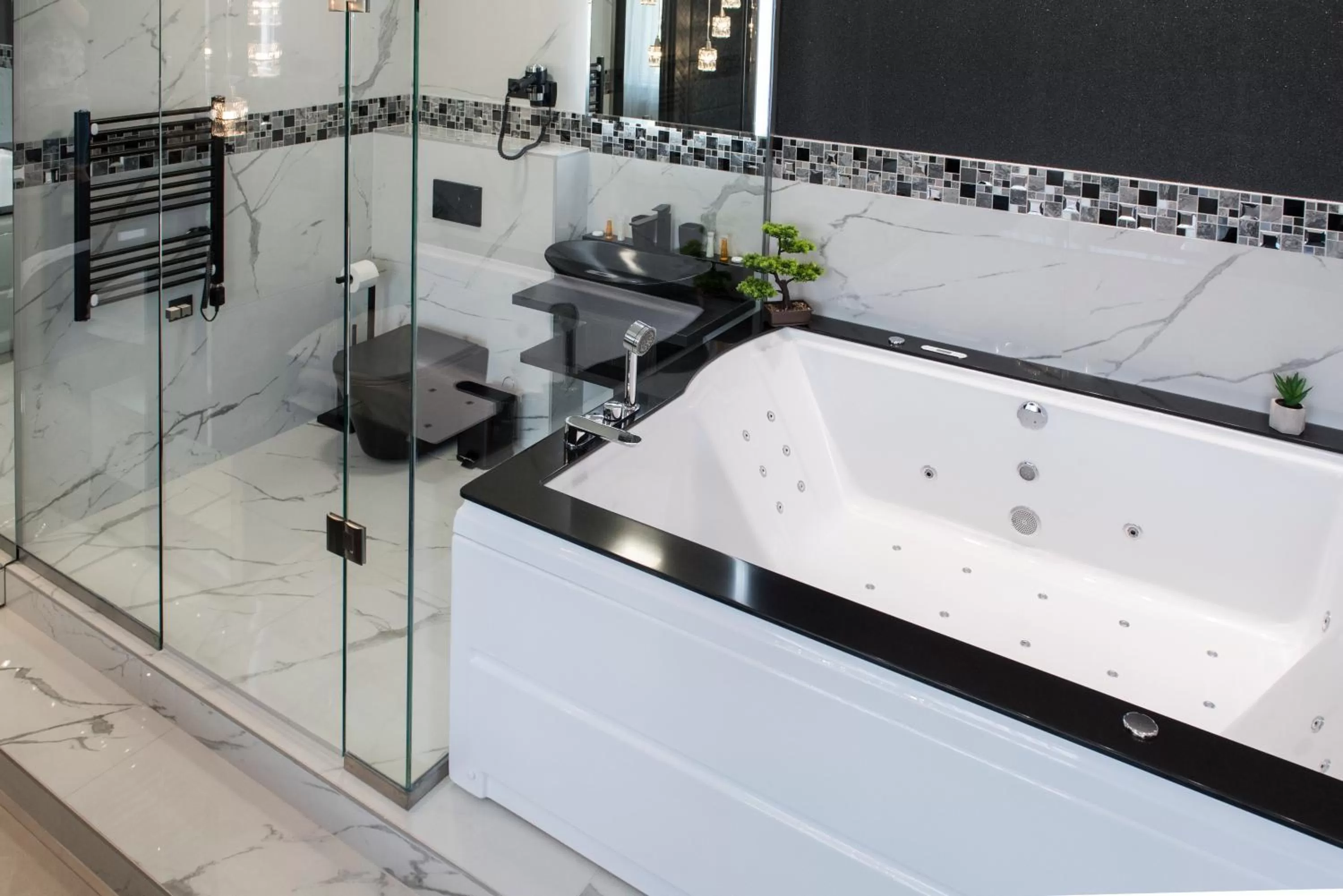 Hot Tub, Bathroom in Z Rooms Boutique