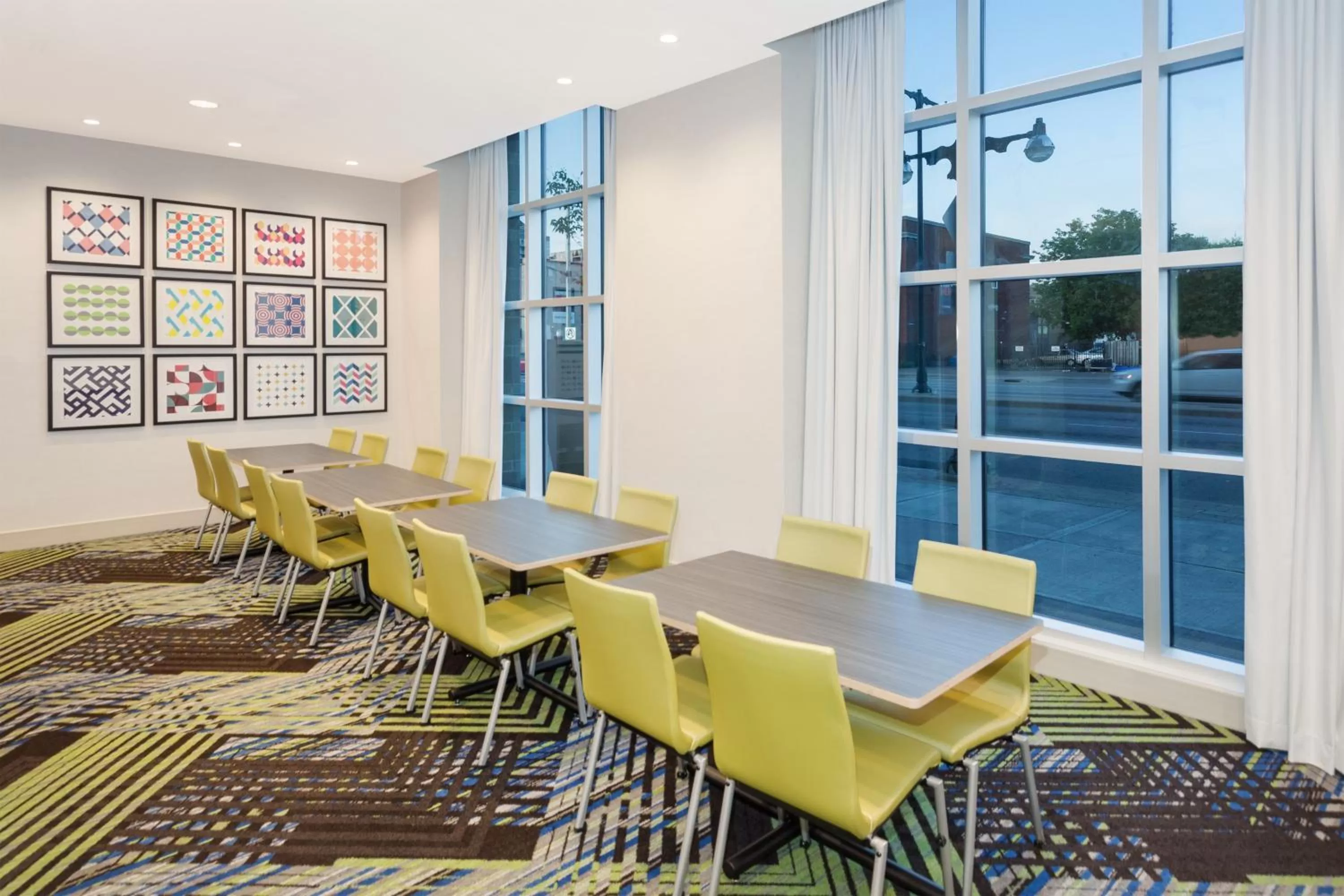 Meeting/conference room in Holiday Inn Express & Suites Downtown Ottawa East by IHG