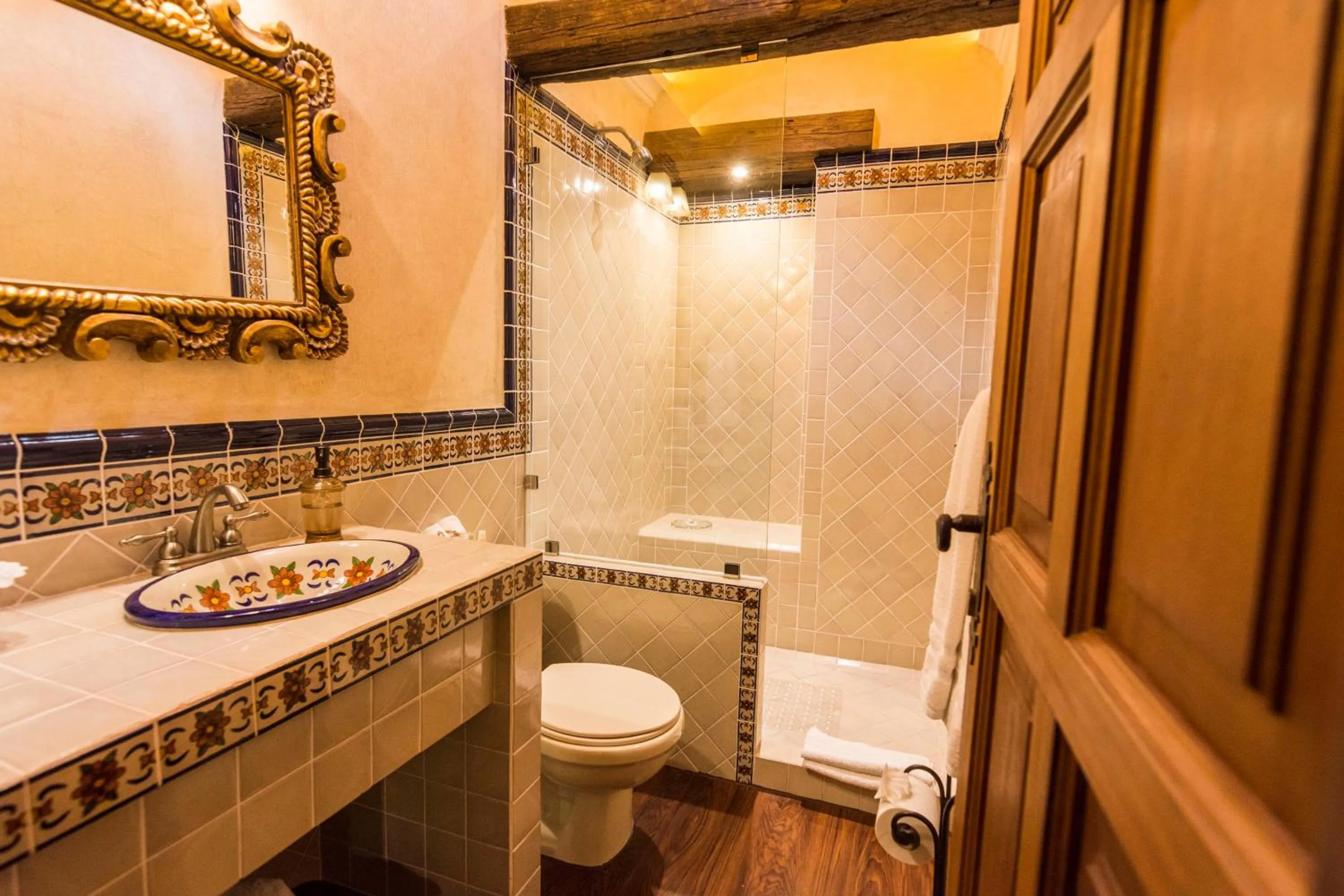 Junior Suite Queen in Los Pasos Boutique Hotel & Spa