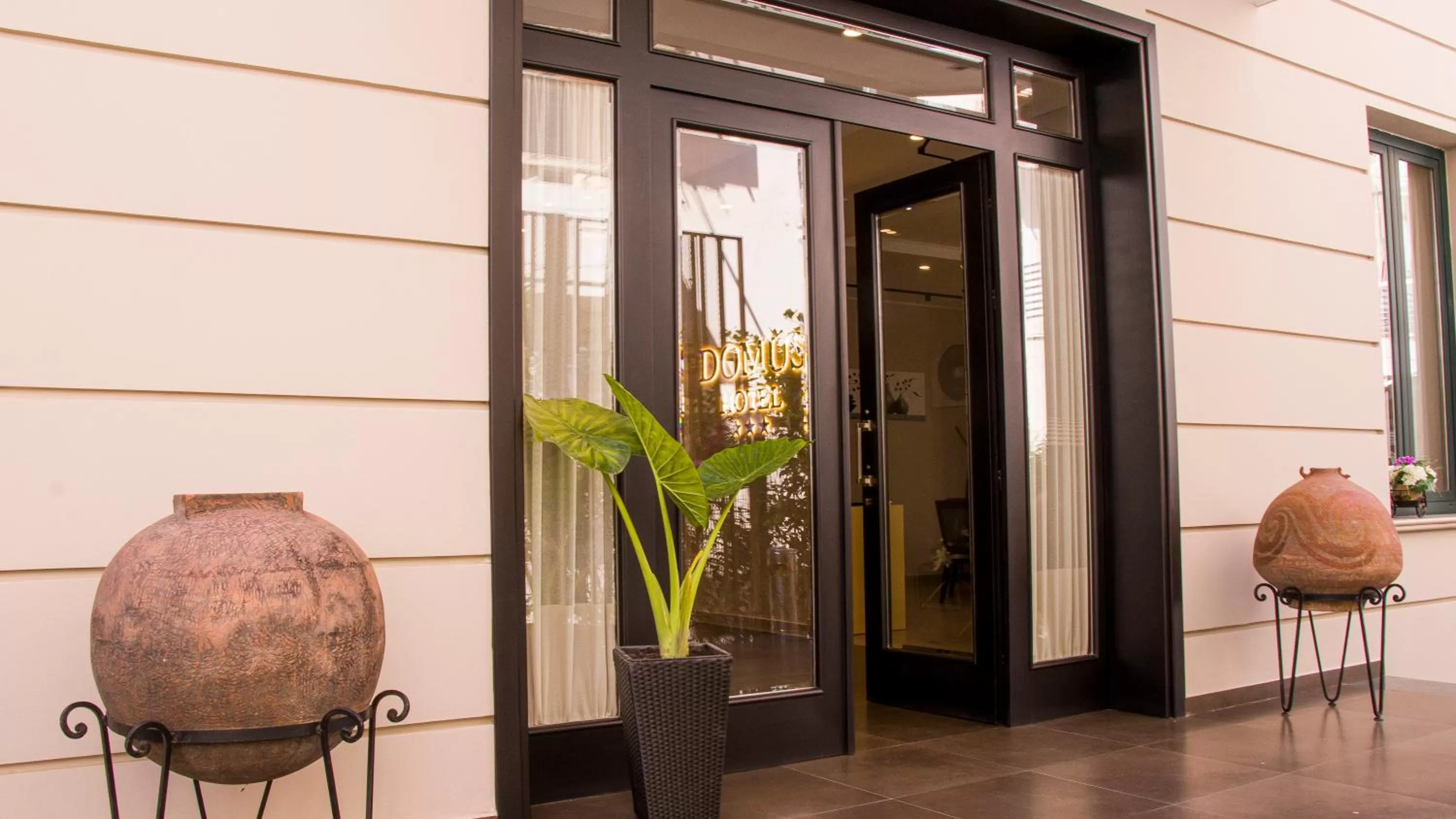 Facade/entrance in Hotel Domus