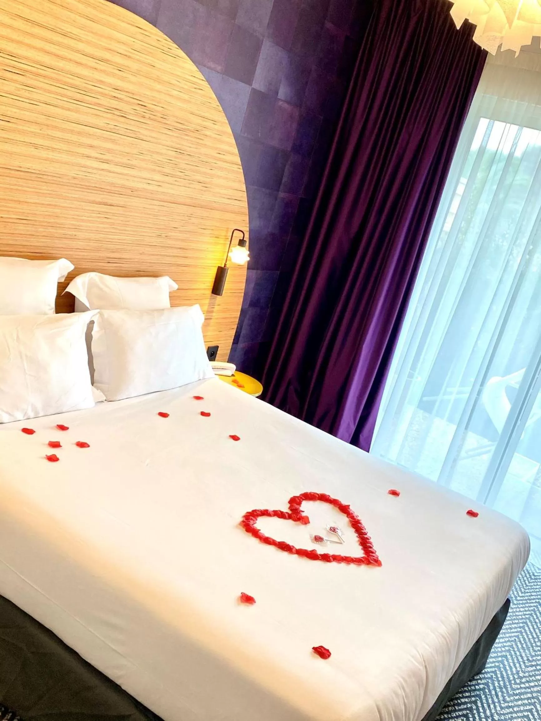 Property building, Bed in GOLF HOTEL