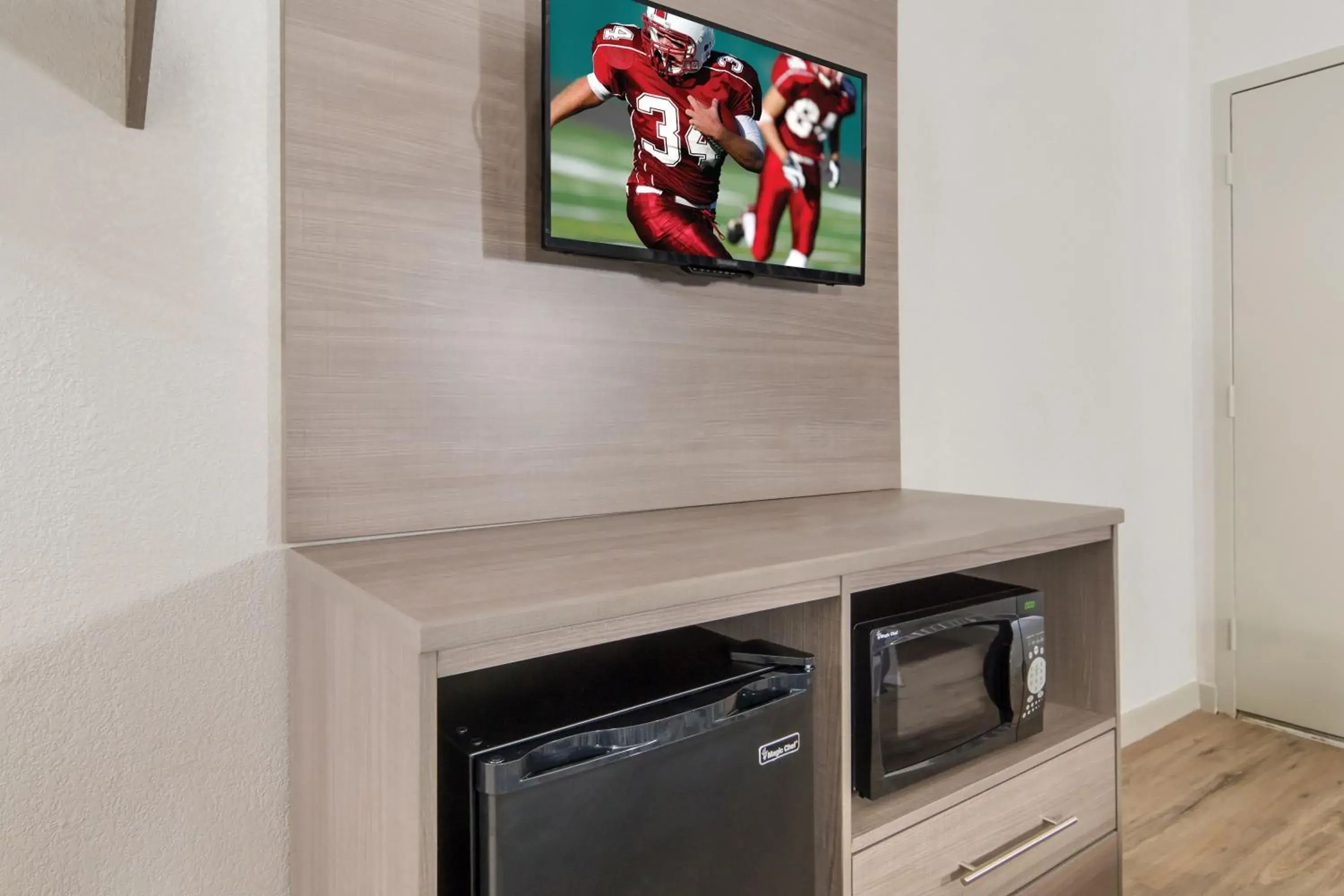 Standard King Room Non-Smoking in Red Roof Inn Fort Worth South Standard King Room Non-Smoking in Red Roof Inn Fort Worth South