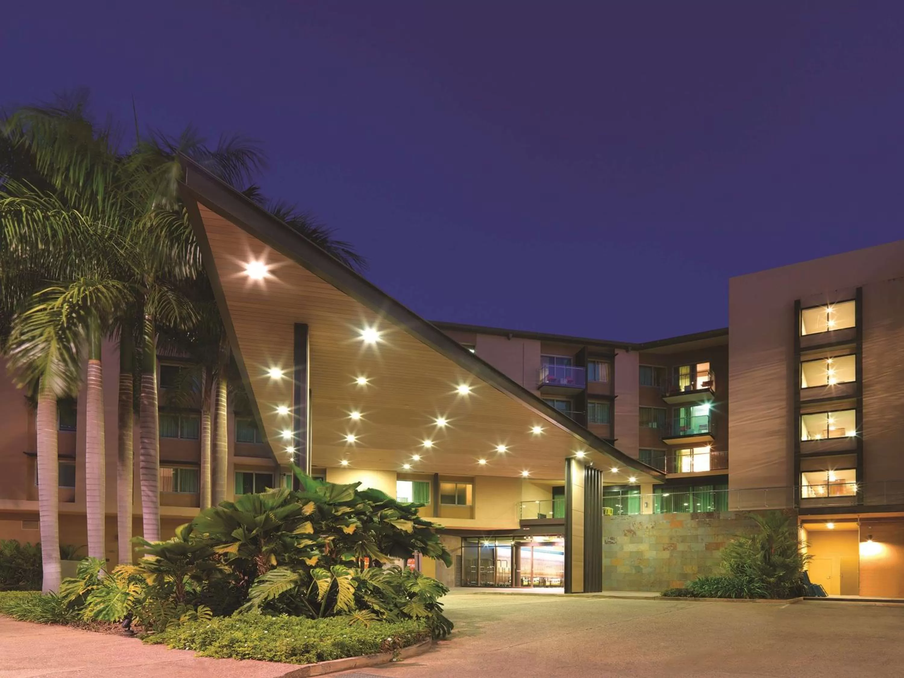 Property building in Vibe Hotel Darwin Waterfront