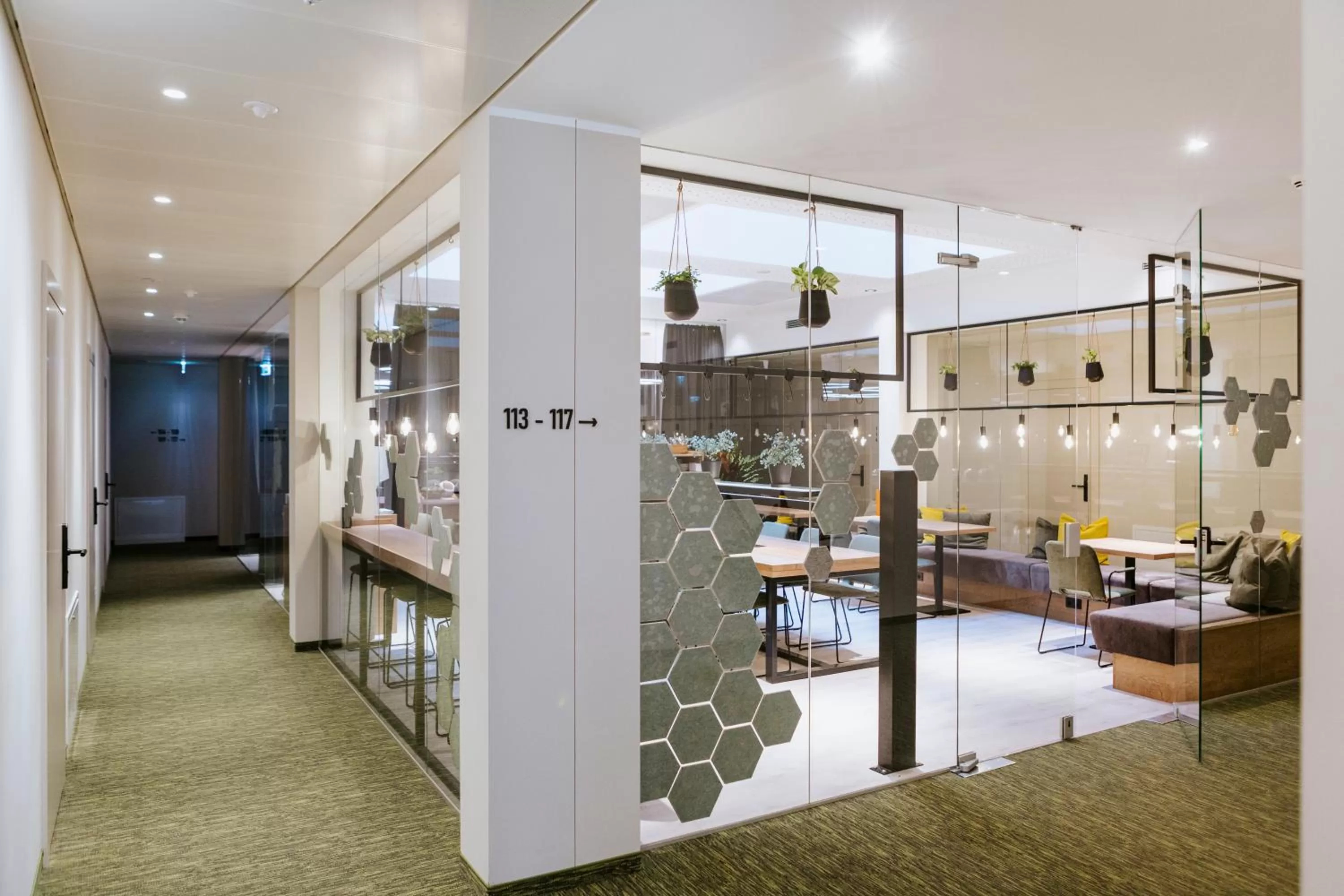 Breakfast in BEE GREEN Linz Self-Check-in-Hotel