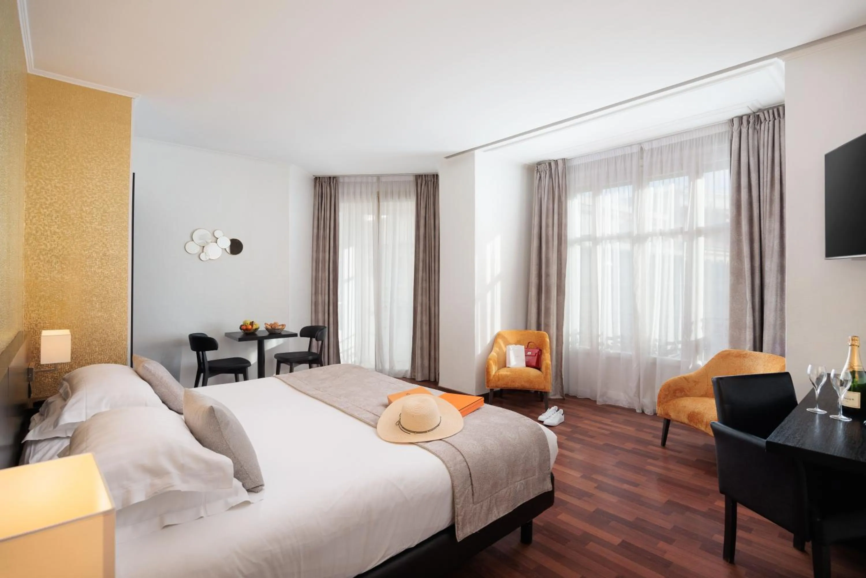 Bed in Best Western Plus Hôtel Massena Nice