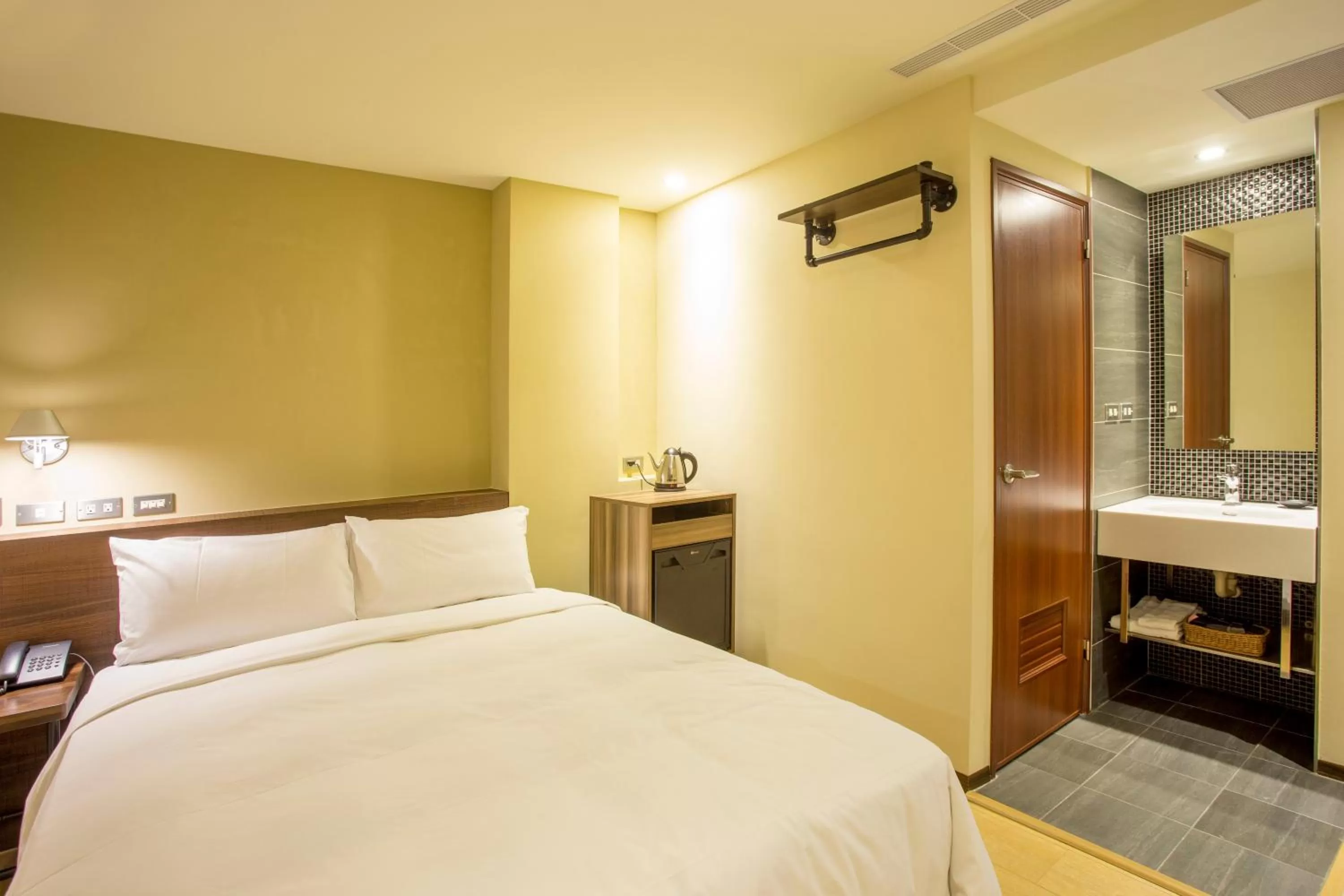 Bedroom, Bed in Just Live Inn-Keelung