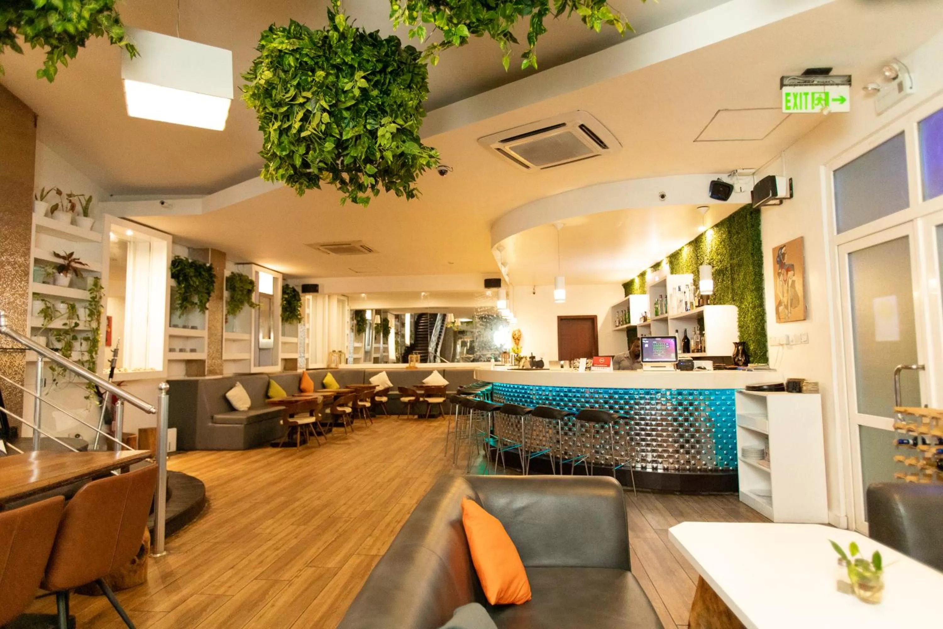 Restaurant/places to eat in Best Western Premier Accra Airport Hotel