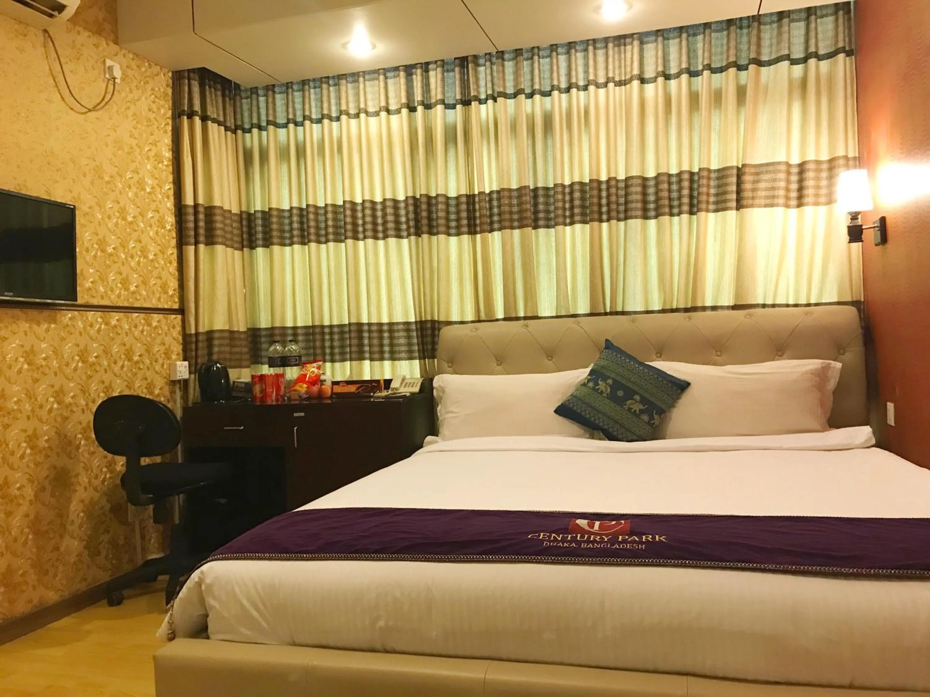 Bed in Century Park Residence