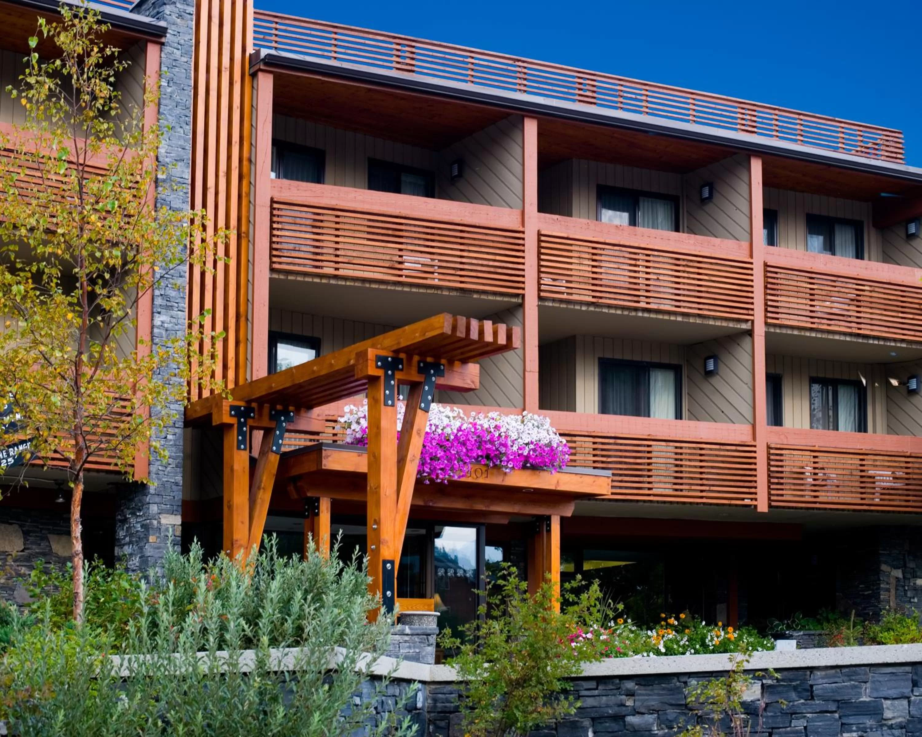 Facade/entrance in Banff Aspen Lodge