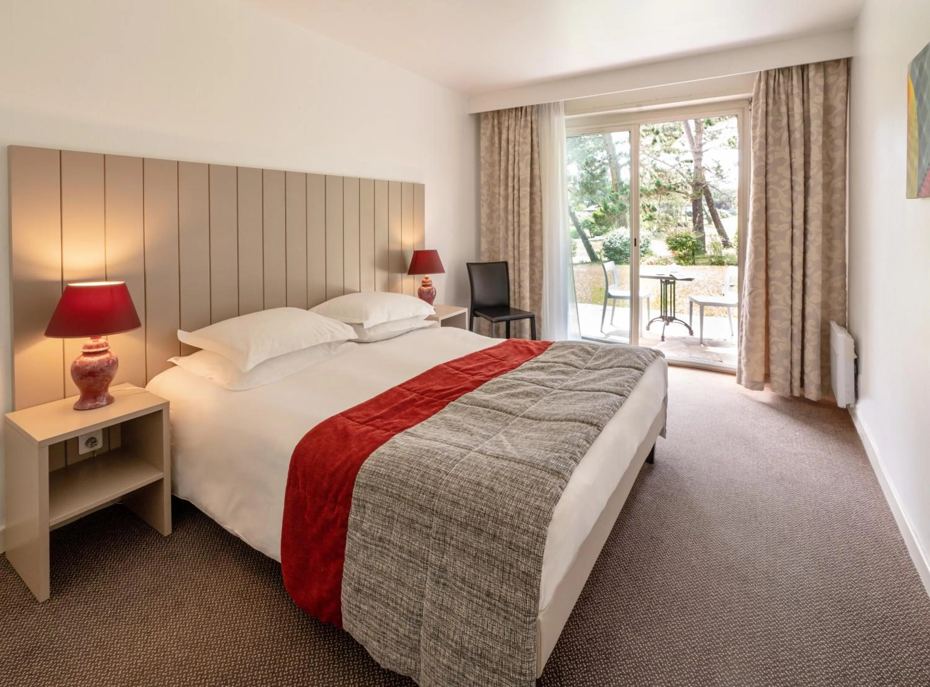 Bed in Hôtel et Résidence de Chiberta et du Golf