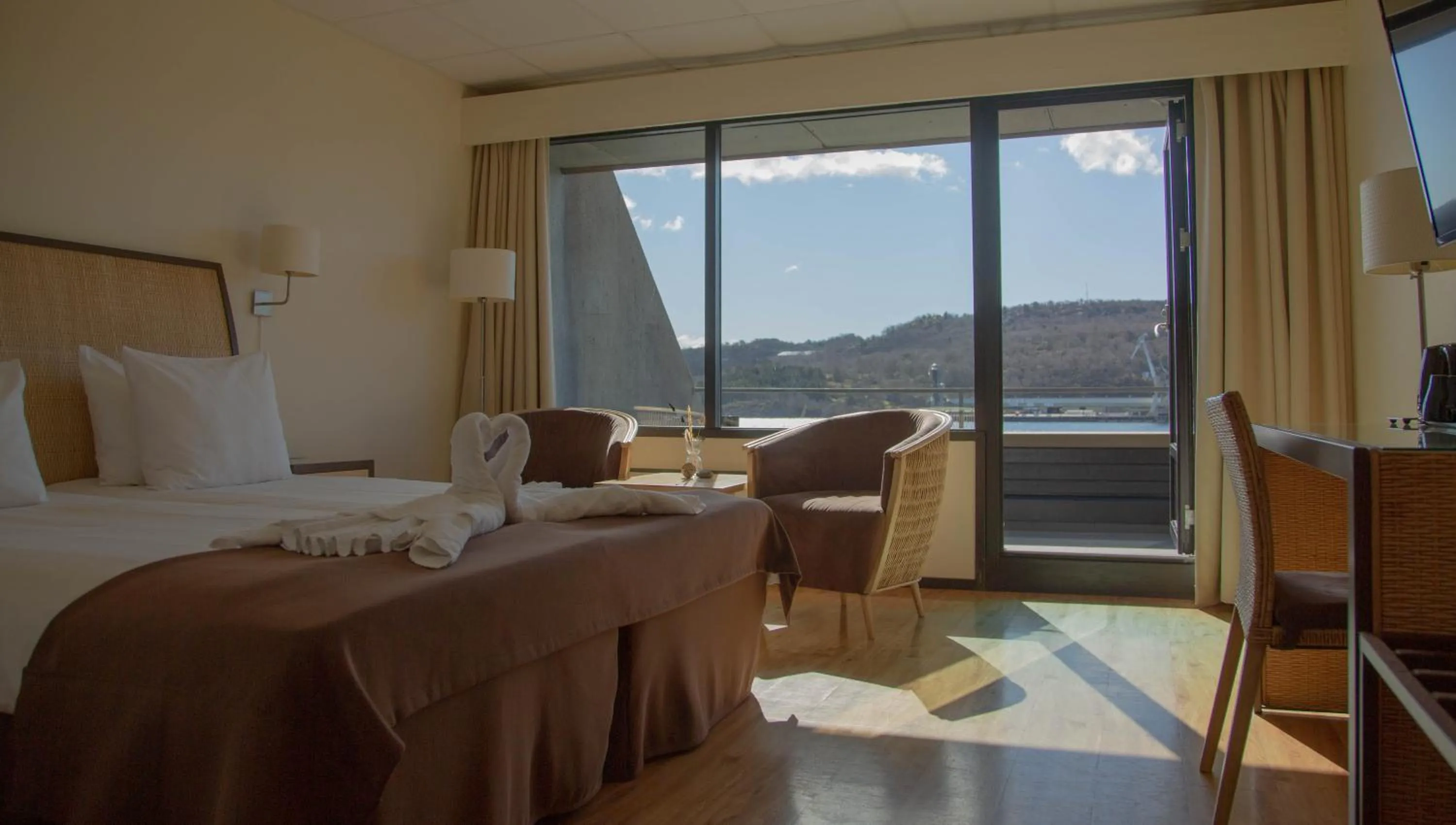 TV and multimedia, Bed in Farsund Fjordhotel