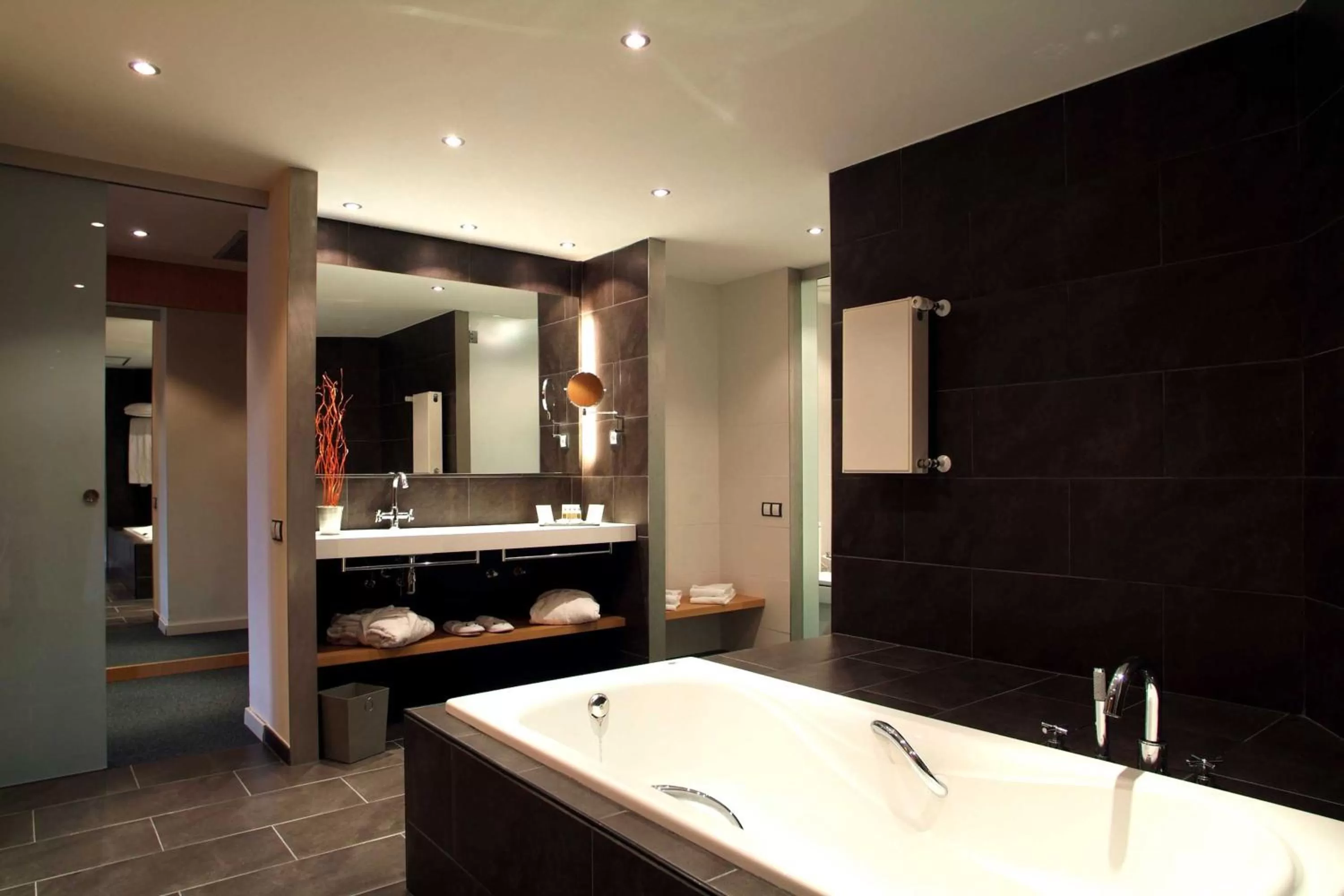 Bathroom in Hotel Món Sant Benet