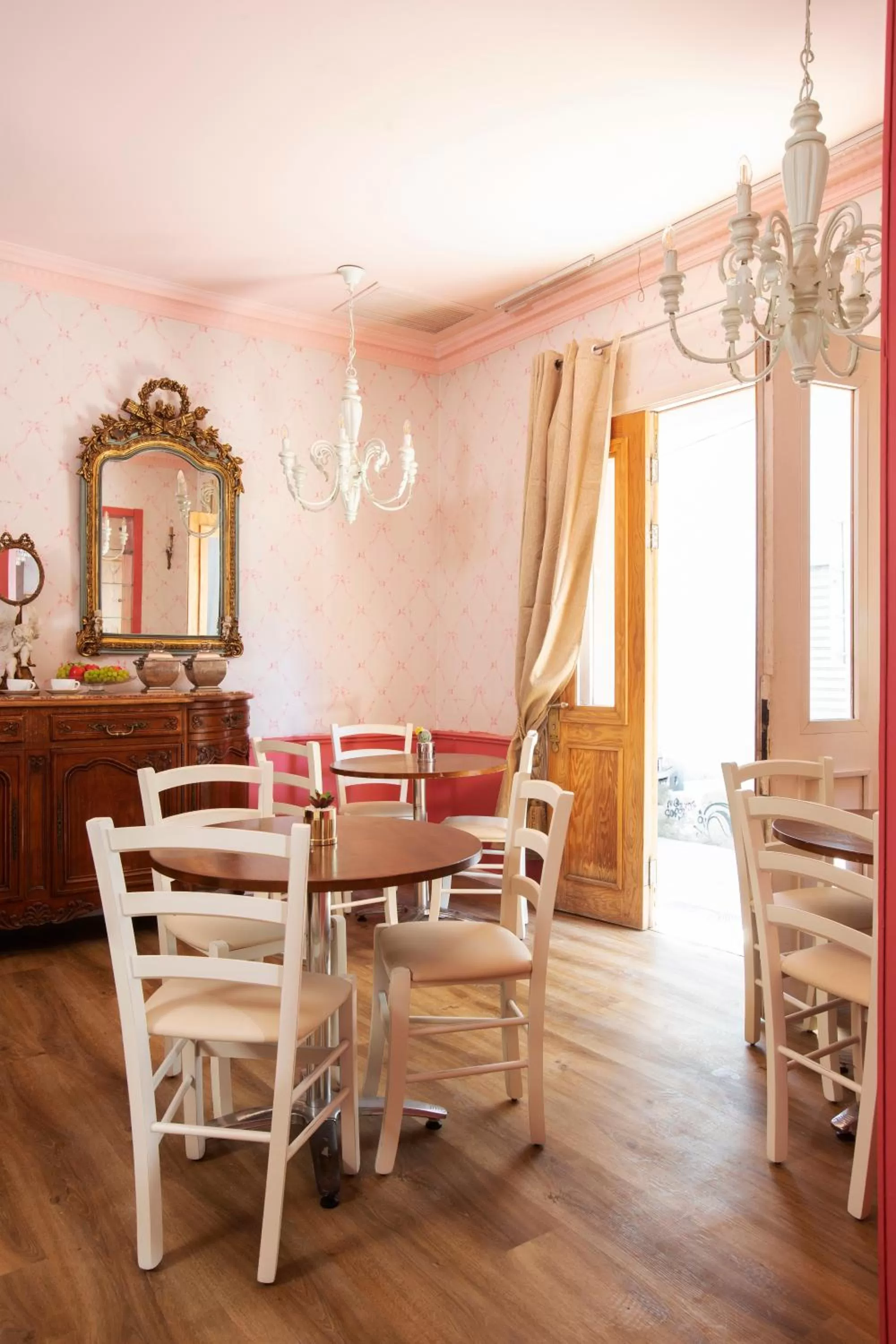 Restaurant/places to eat in The Elliot - Adults only