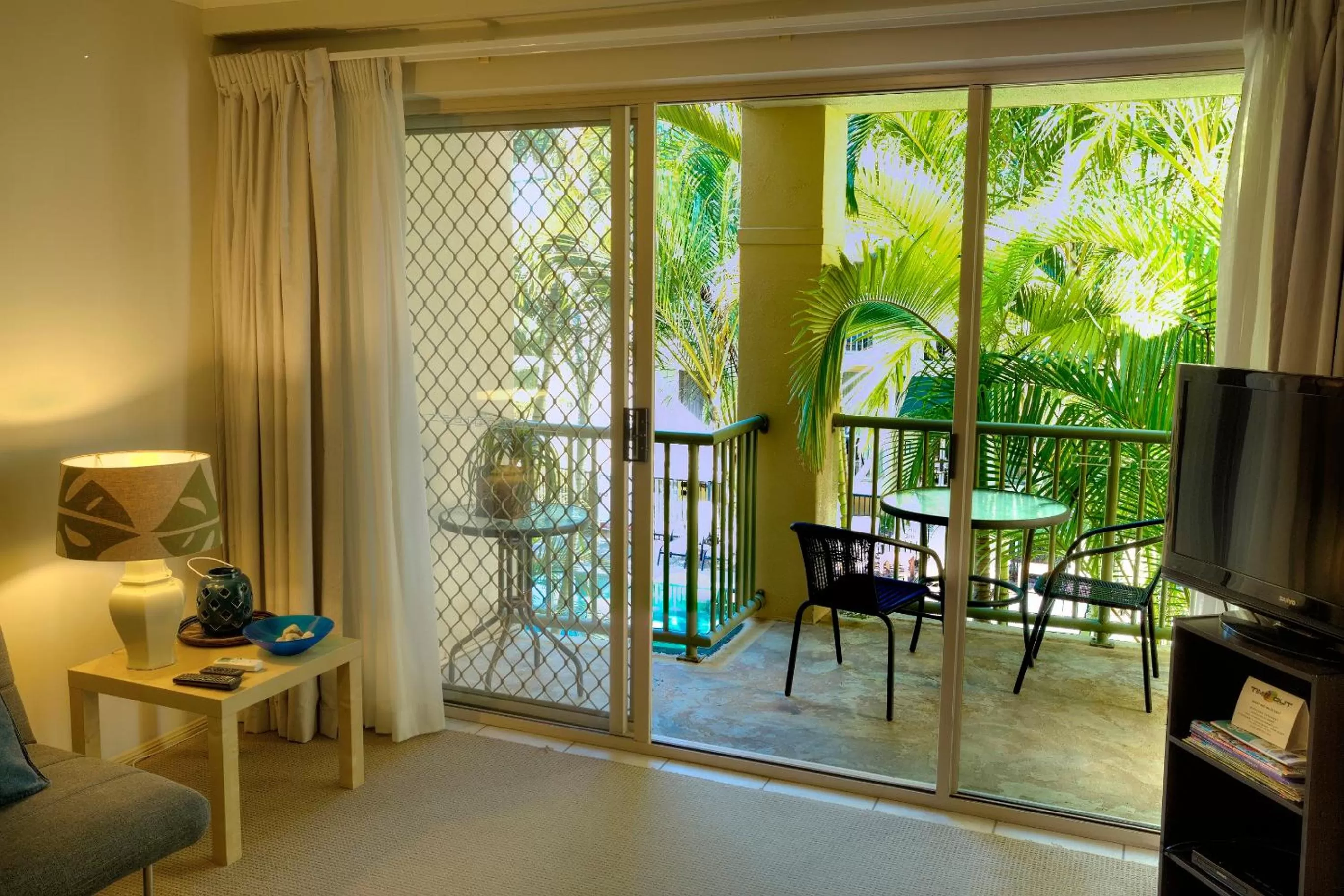 Standard One-Bedroom Apartment in Bila Vista Kirra Beachside Apartments