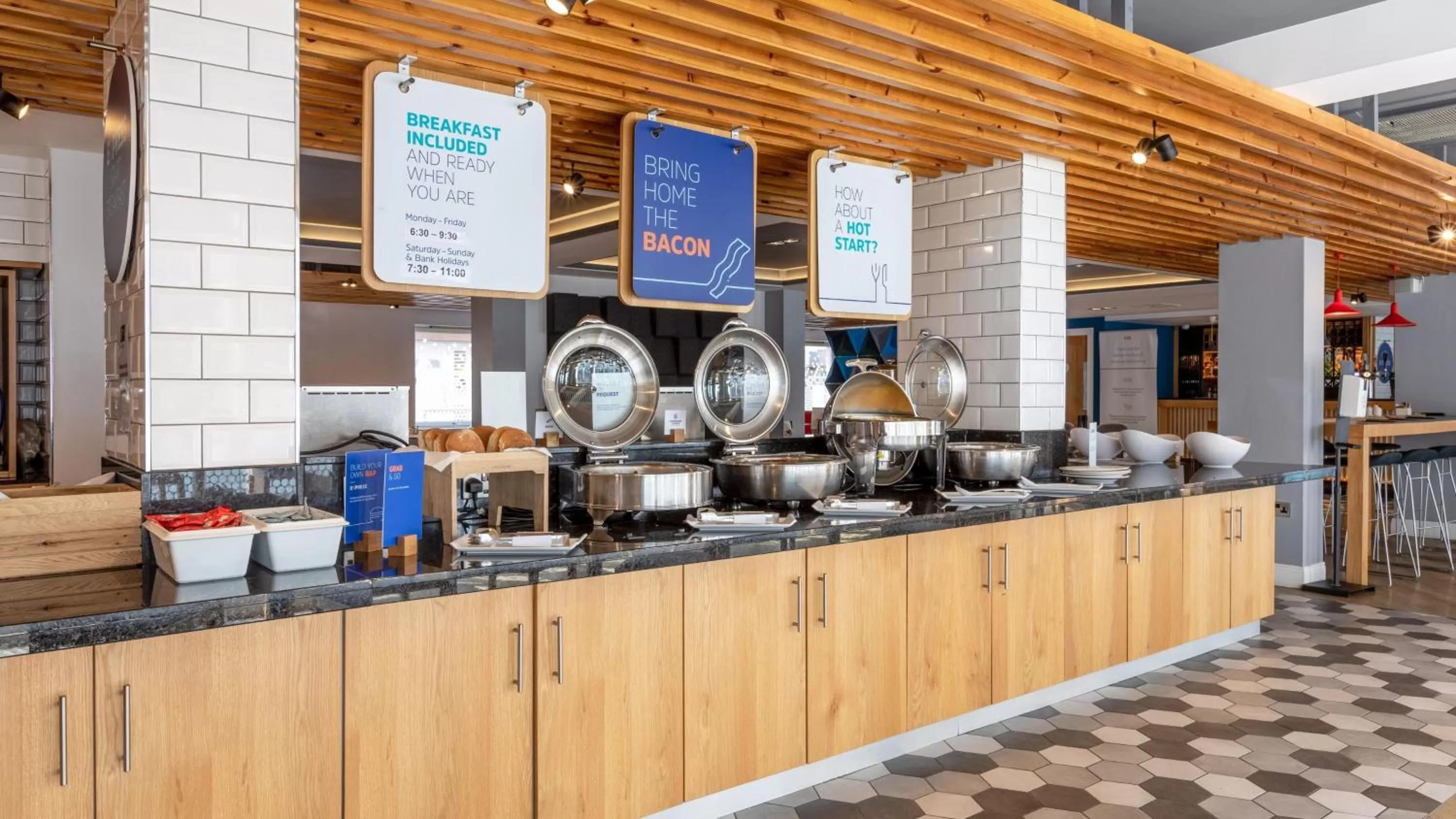 Breakfast in Holiday Inn Express Aberdeen City Centre by IHG