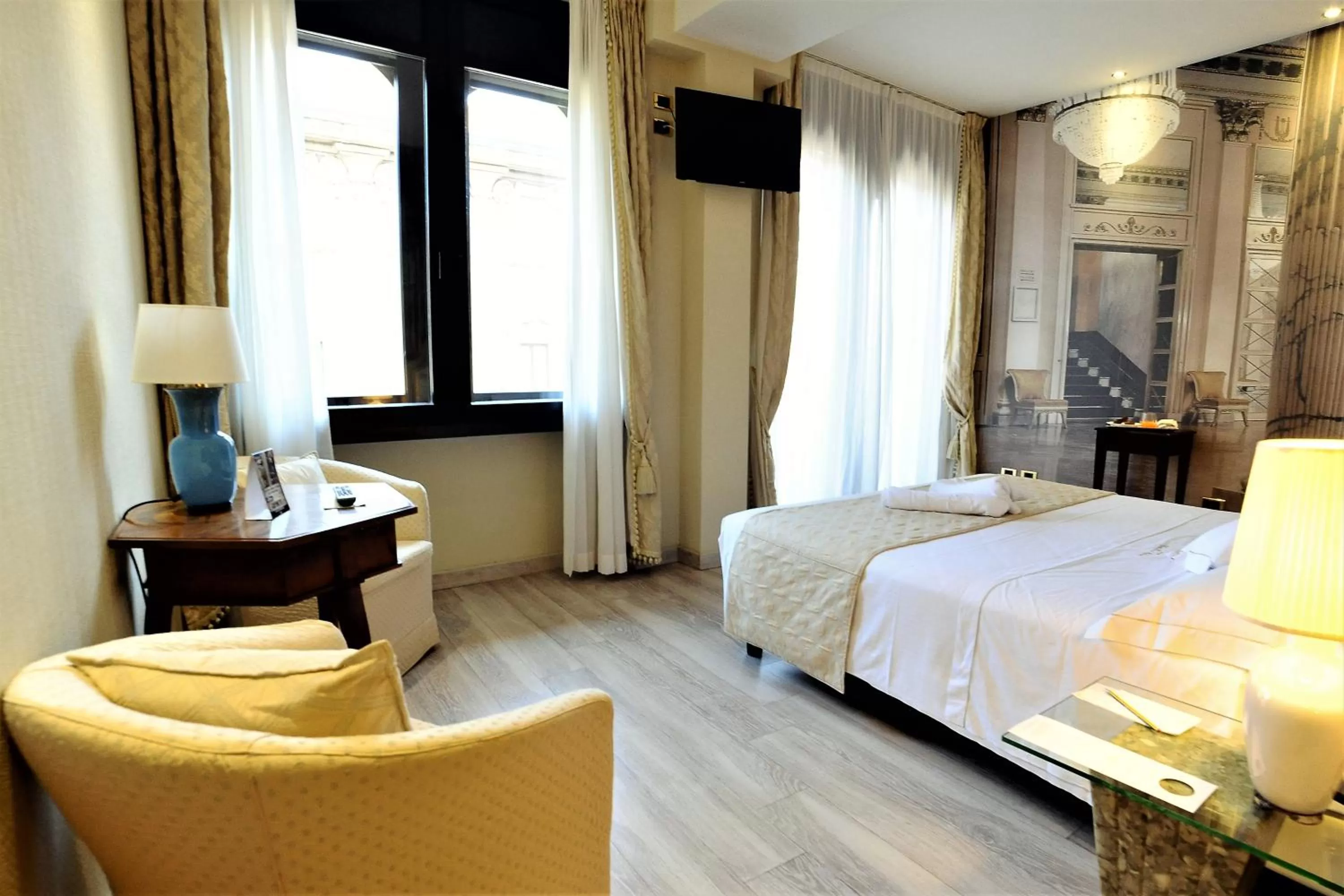 Bedroom, Bed in Hotel Pierre Milano