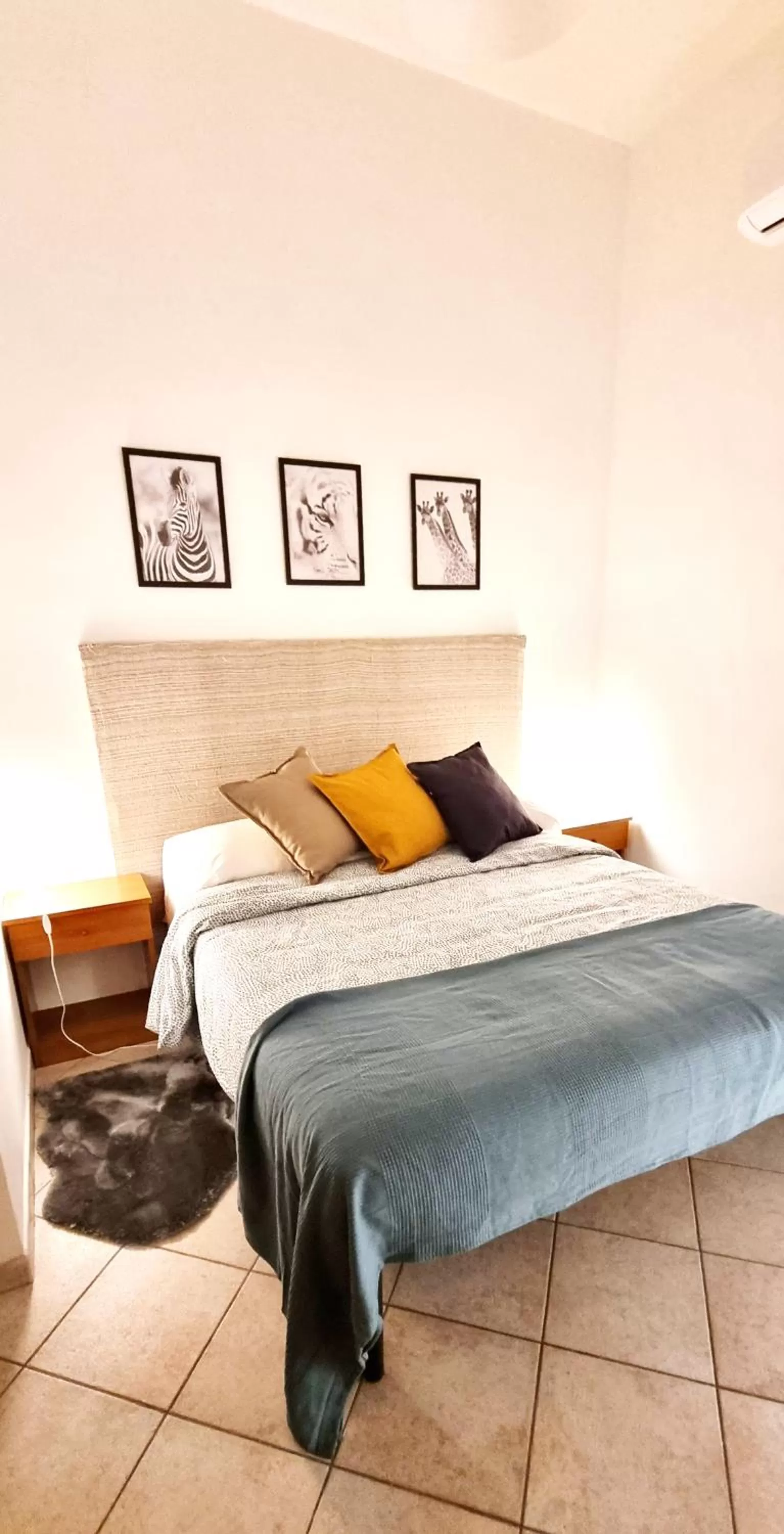 Bedroom, Bed in The Queen