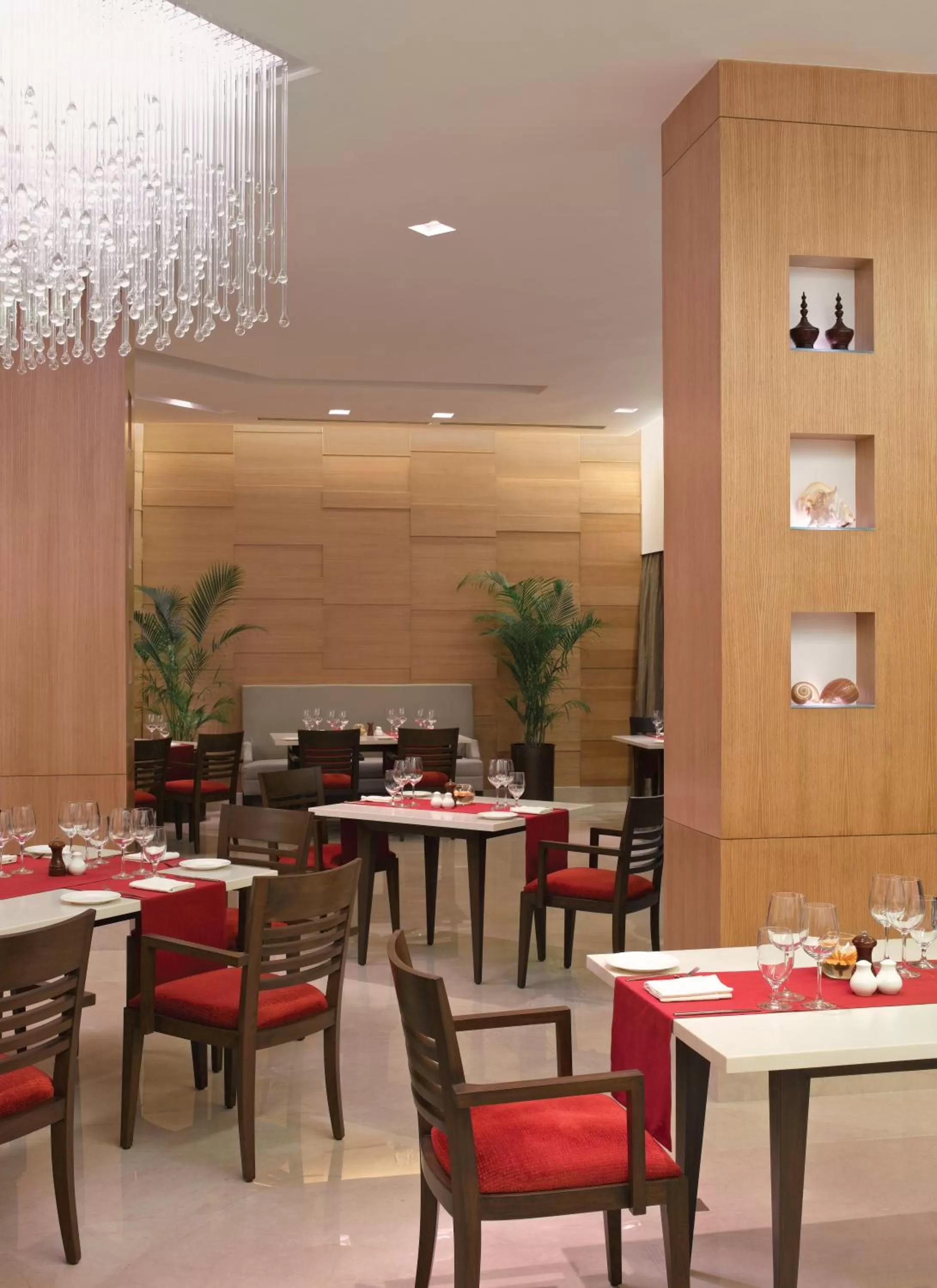 Restaurant/places to eat in Trident Chennai