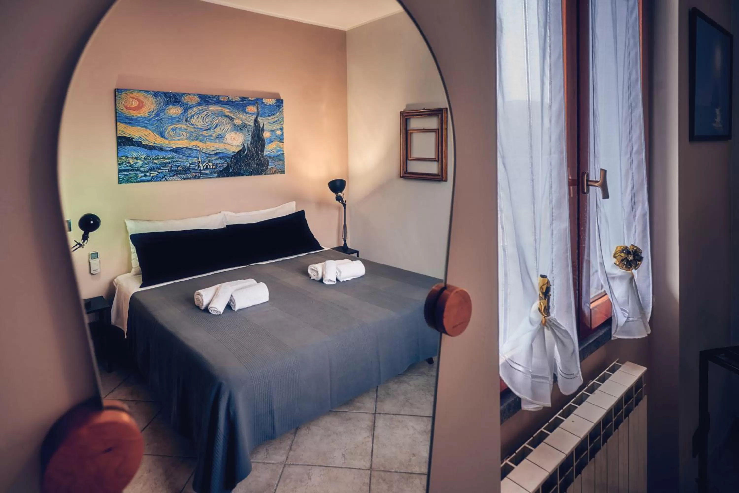 Bed in Travelershome Ciampino B&Bs